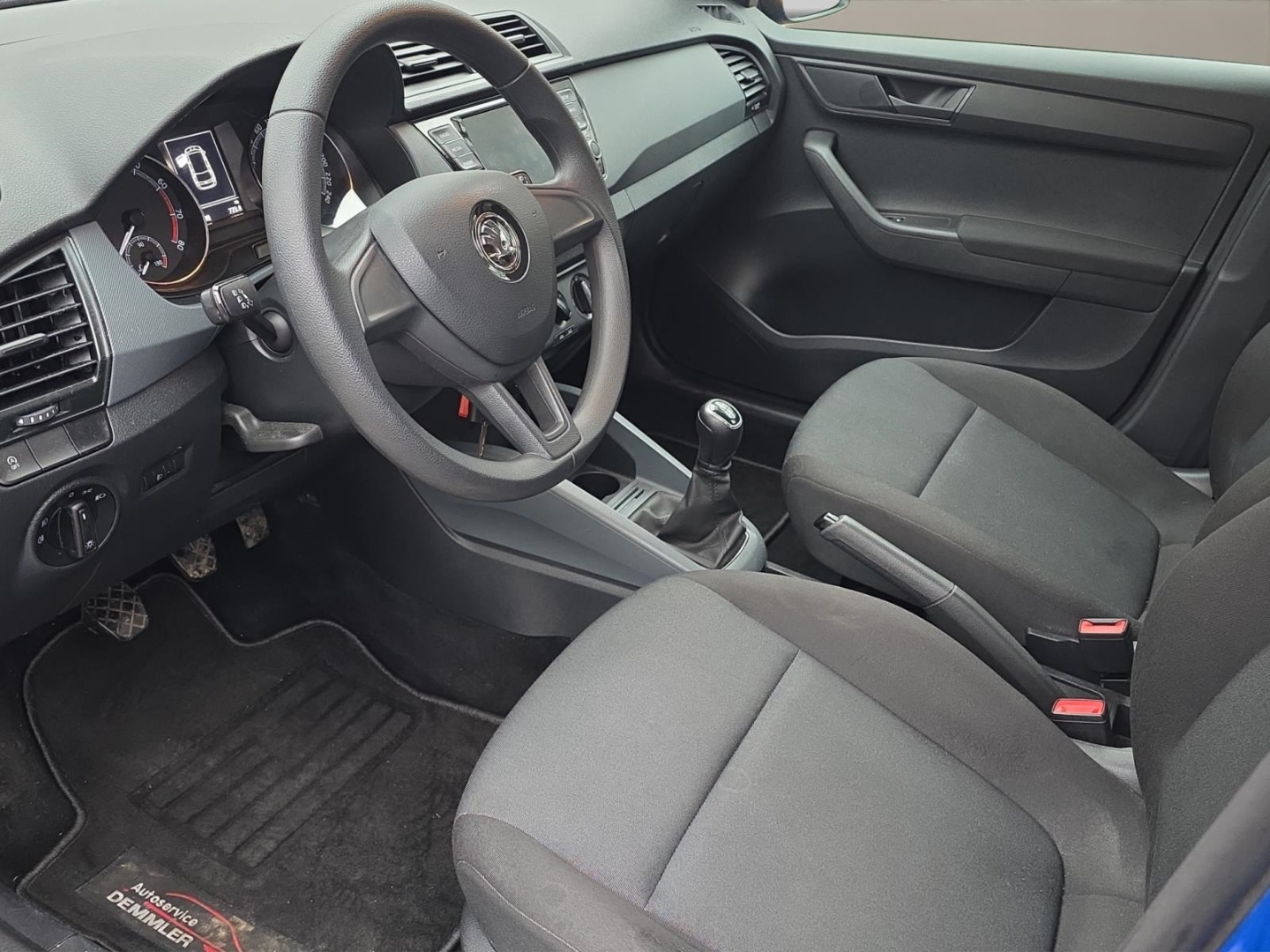 Skoda Fabia Combi 1.0 TSI Cool Plus, Klima, Parksensoren, DAB-Radio, energy blau – Bild 13