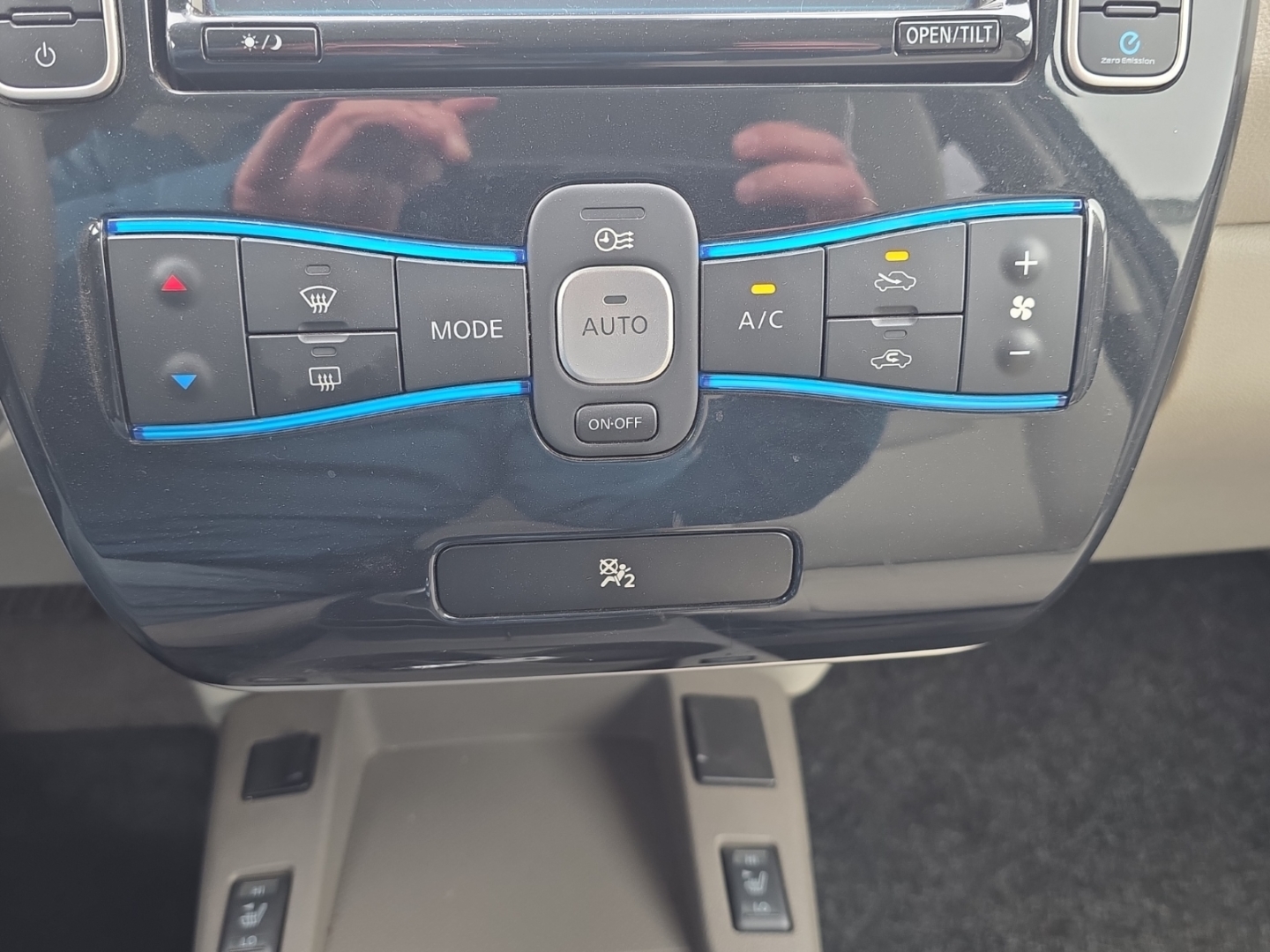 Nissan Leaf Klimaautomatik, Sitzheizung, Navi, Tempomat, white pearl (m) (weiss) – Bild 17