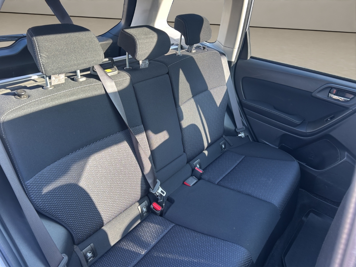 Subaru Forester Exclusive,4x4,Pano-Dach ,Xenon,Tempomat,Klimaautomaik, ice silver (m) (silber) – Bild 10