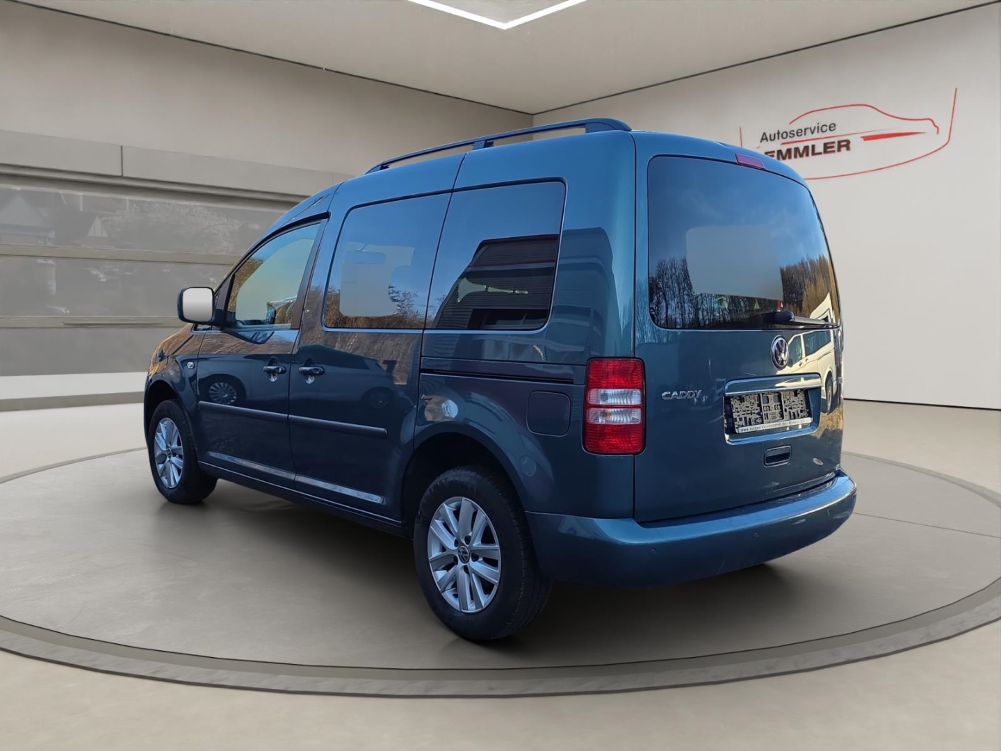 VW Caddy 1.6 TDI,Climatronic,PDC,Sitzheizung,Tempomat, bambusgarden green metallic (gruen) – Bild 7