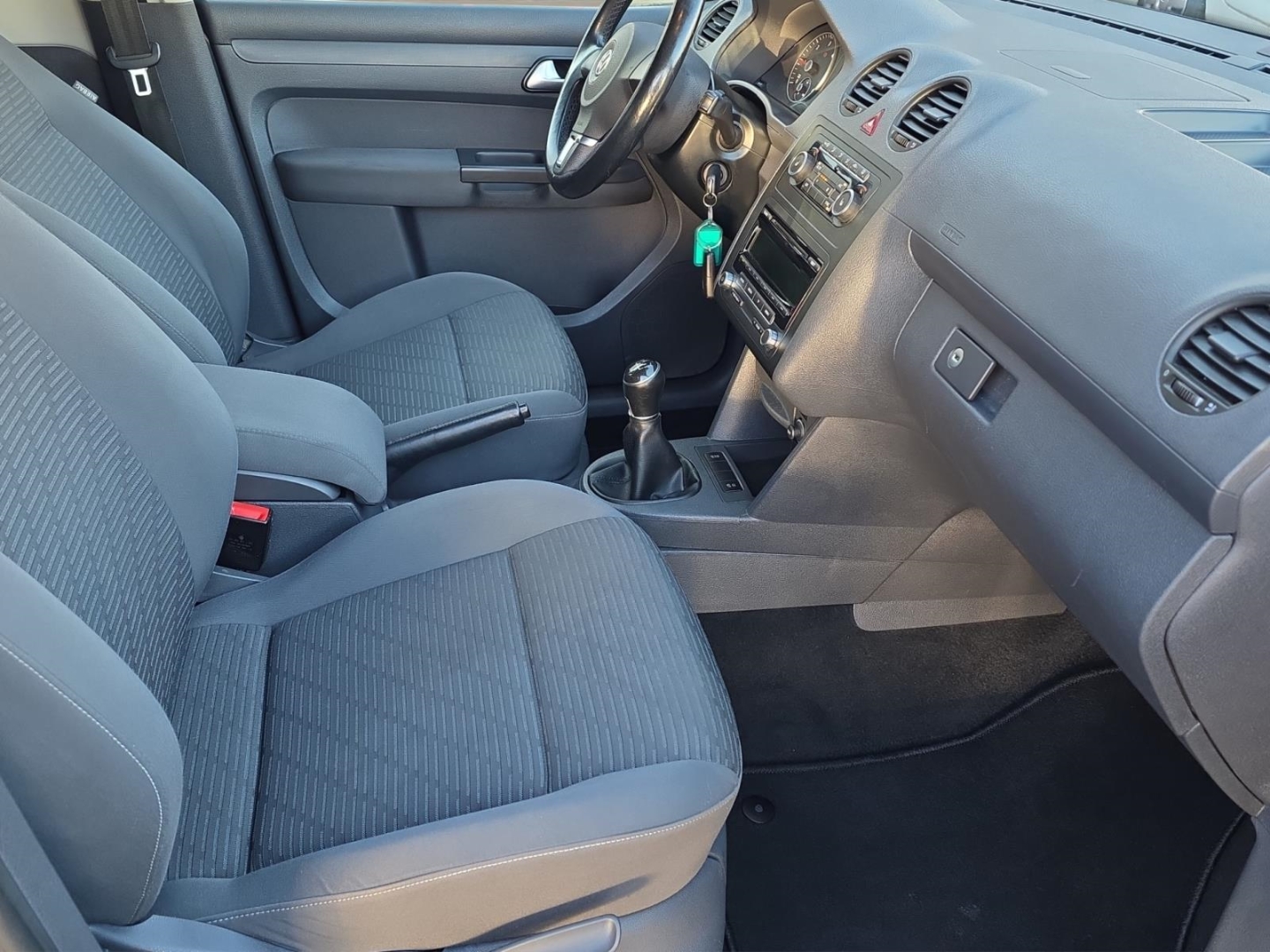 VW Caddy 1.6 TDI,Climatronic,PDC,Sitzheizung,Tempomat, bambusgarden green metallic (gruen) – Bild 9