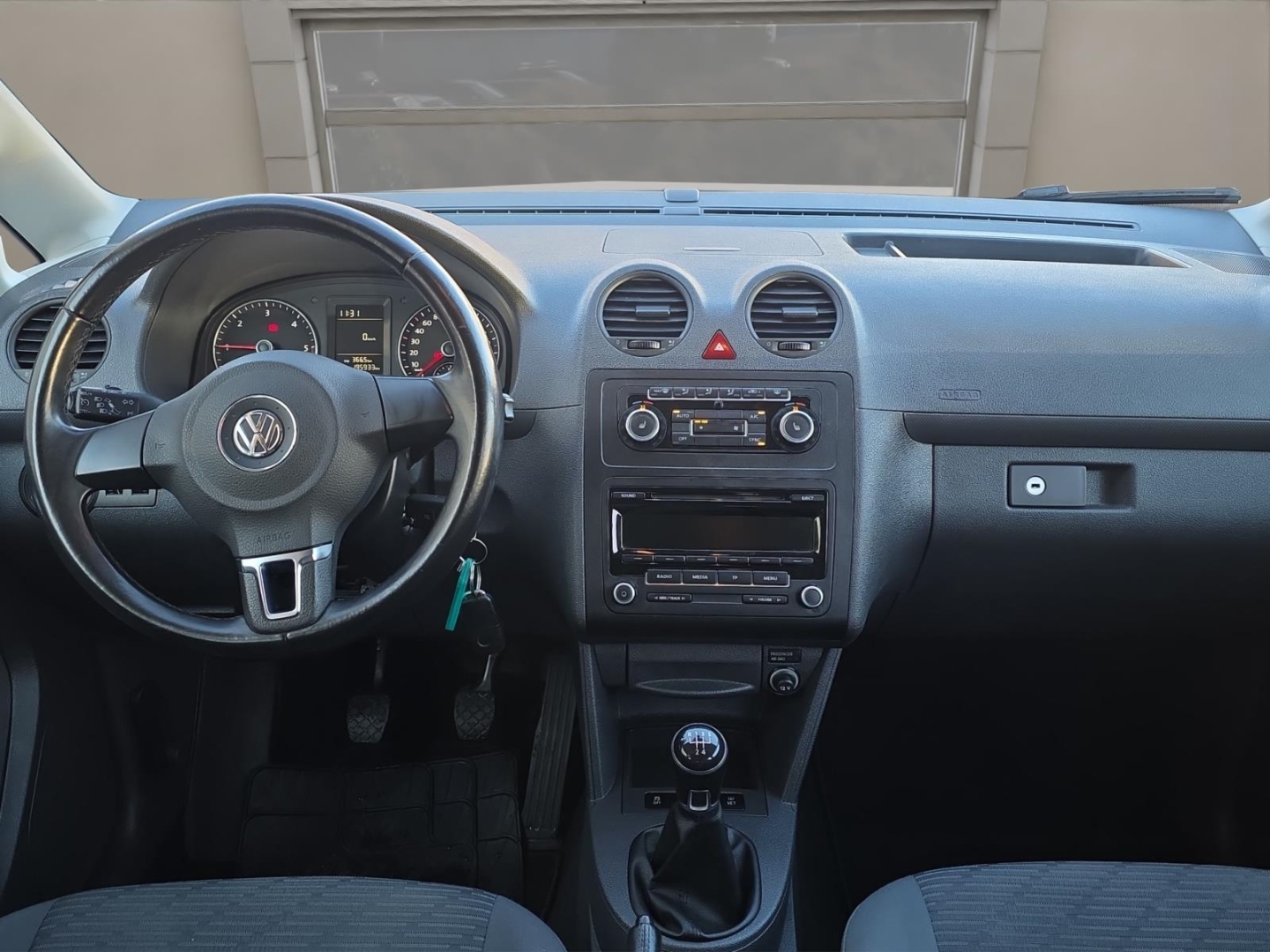 VW Caddy 1.6 TDI,Climatronic,PDC,Sitzheizung,Tempomat, bambusgarden green metallic (gruen) – Bild 11