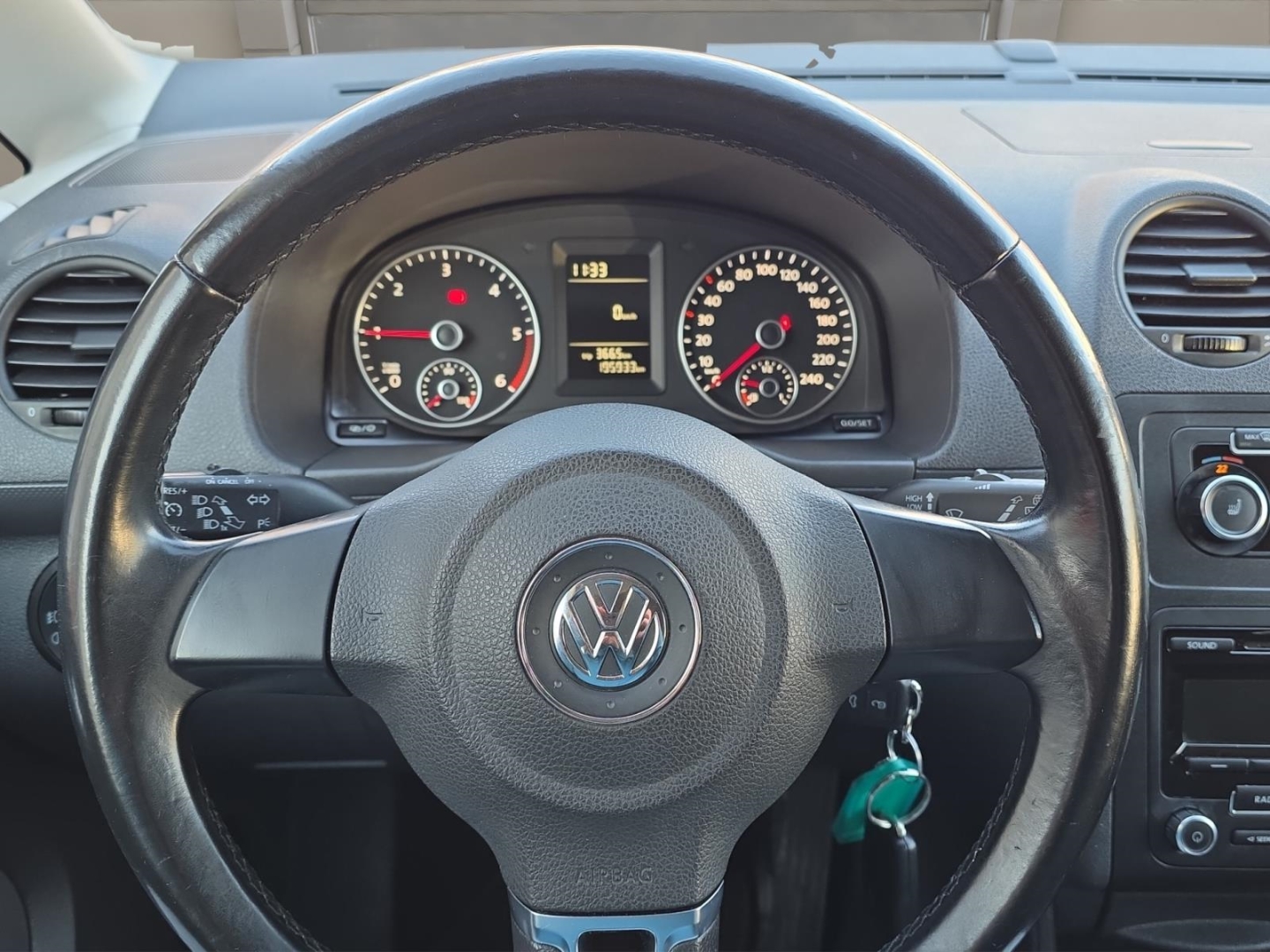 VW Caddy 1.6 TDI,Climatronic,PDC,Sitzheizung,Tempomat, bambusgarden green metallic (gruen) – Bild 15