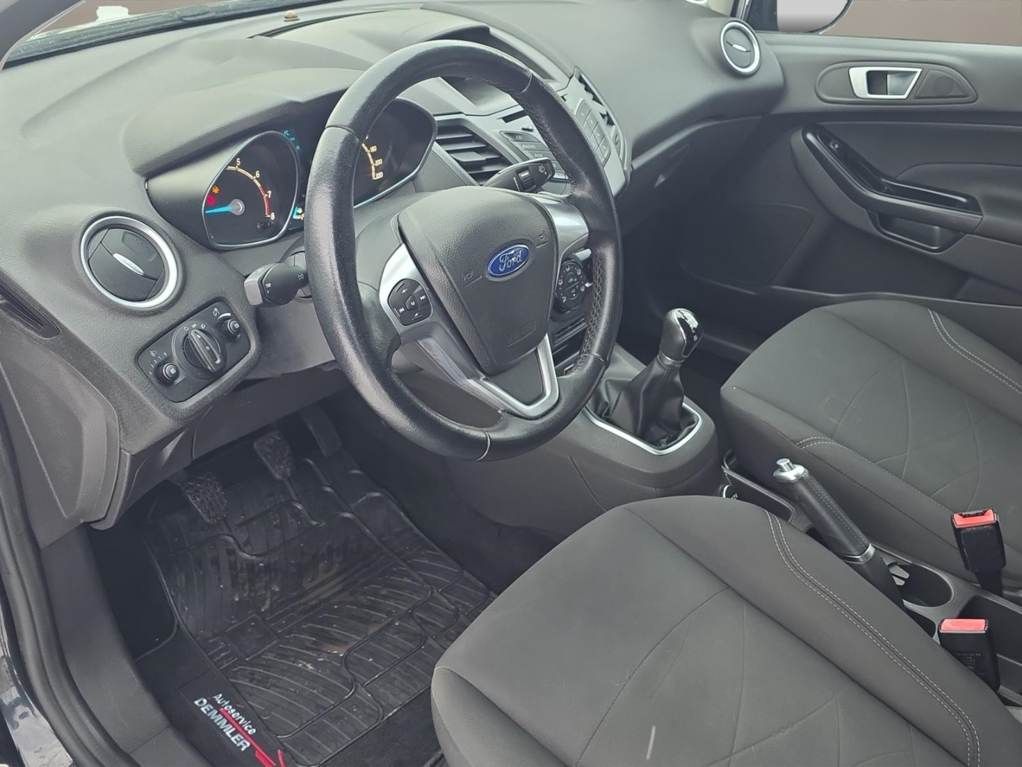 Ford Fiesta 1.2,Klima,Winter-P.,Sitz- und Frontscheibenheizung, panther-schwarz metallic – Bild 13