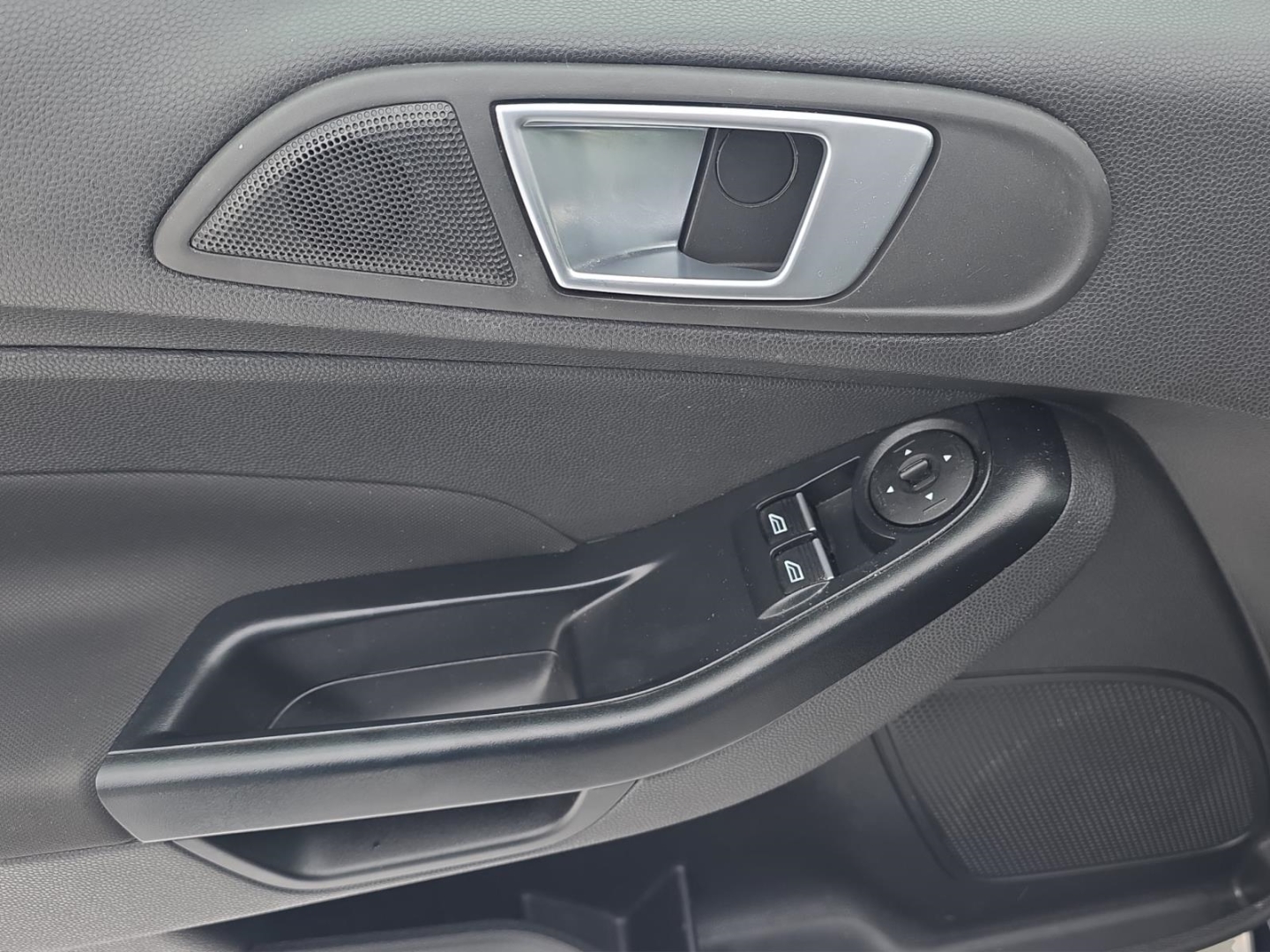 Ford Fiesta 1.2,Klima,Winter-P.,Sitz- und Frontscheibenheizung, panther-schwarz metallic – Bild 14