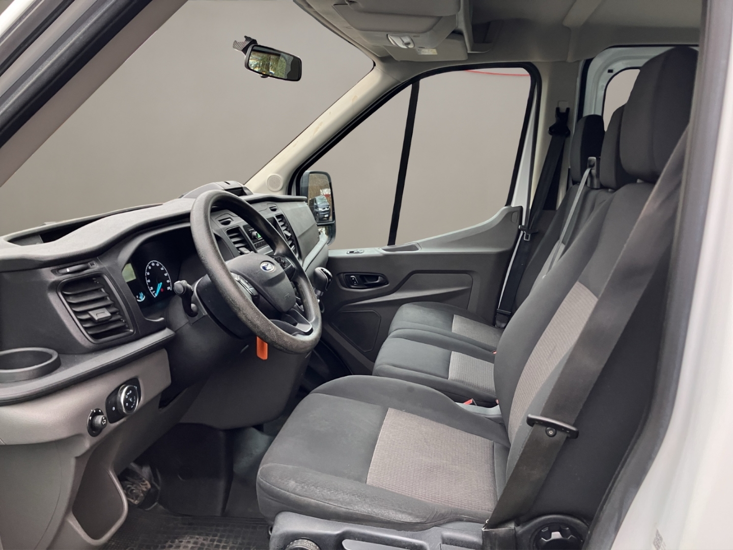 Ford Transit Pritsche L2 Doppelkabine, Klima, AHK, frost-weiß – Bild 9