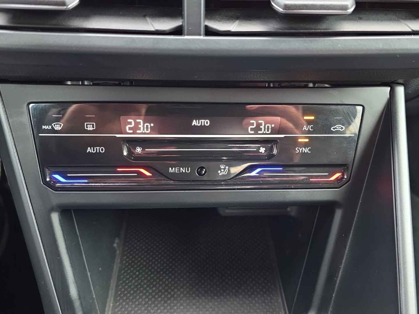 VW Taigo R-Line 1.0 TSI, Climatronic,R.Kamera,LED,ACC, visual green metallic (gruen) – Bild 17