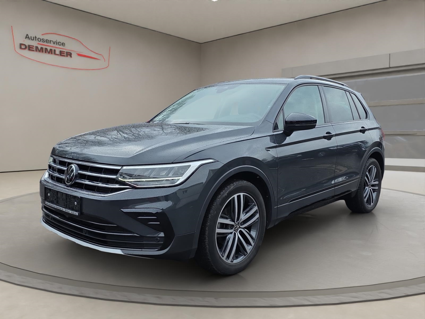 VW Tiguan Urban Sport 2.0 TDI, Standheizung, AHK schwenkbar, Navi, uranograu