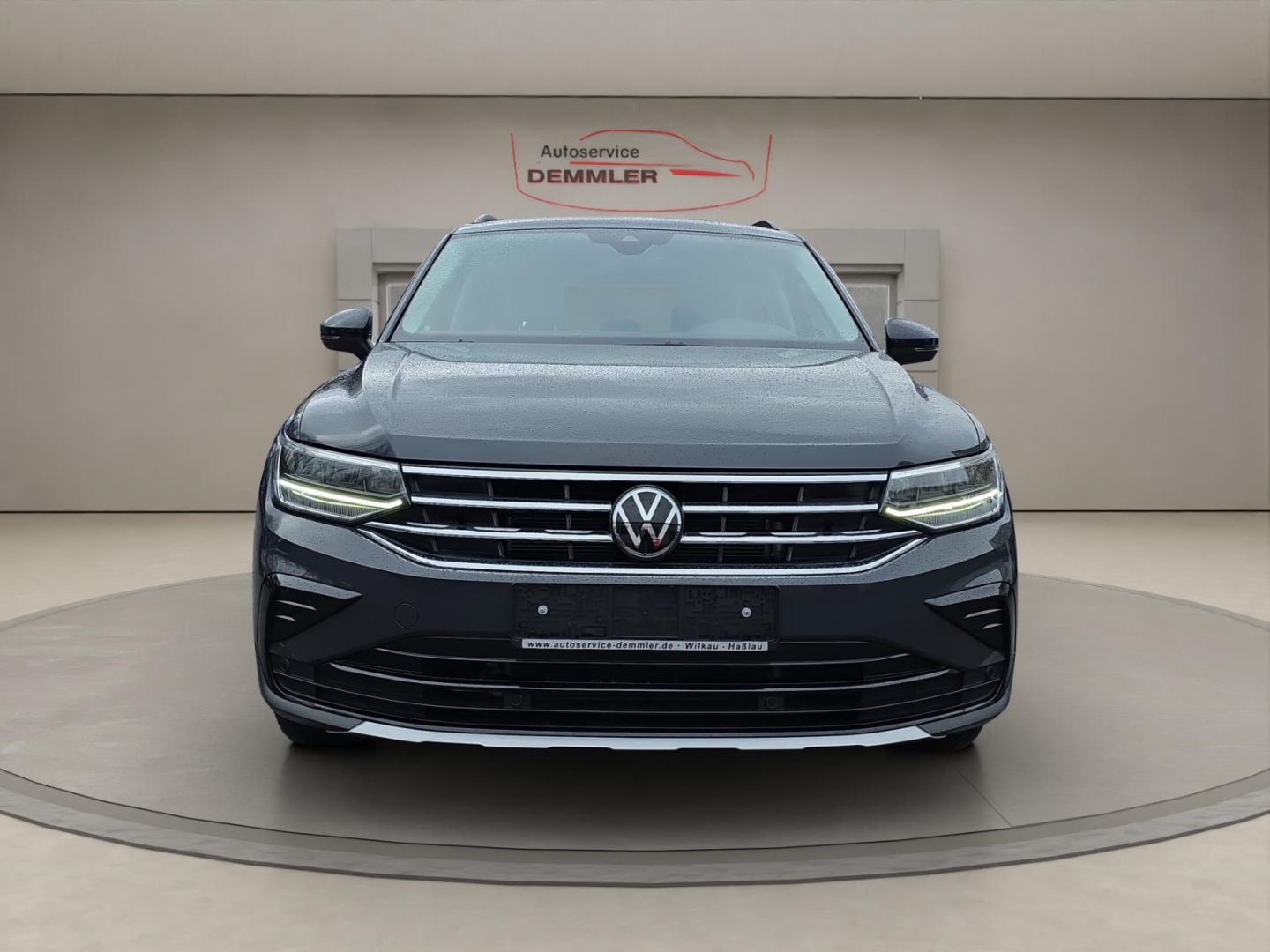 VW Tiguan Urban Sport 2.0 TDI, Standheizung, AHK schwenkbar, Navi, uranograu – Bild 2