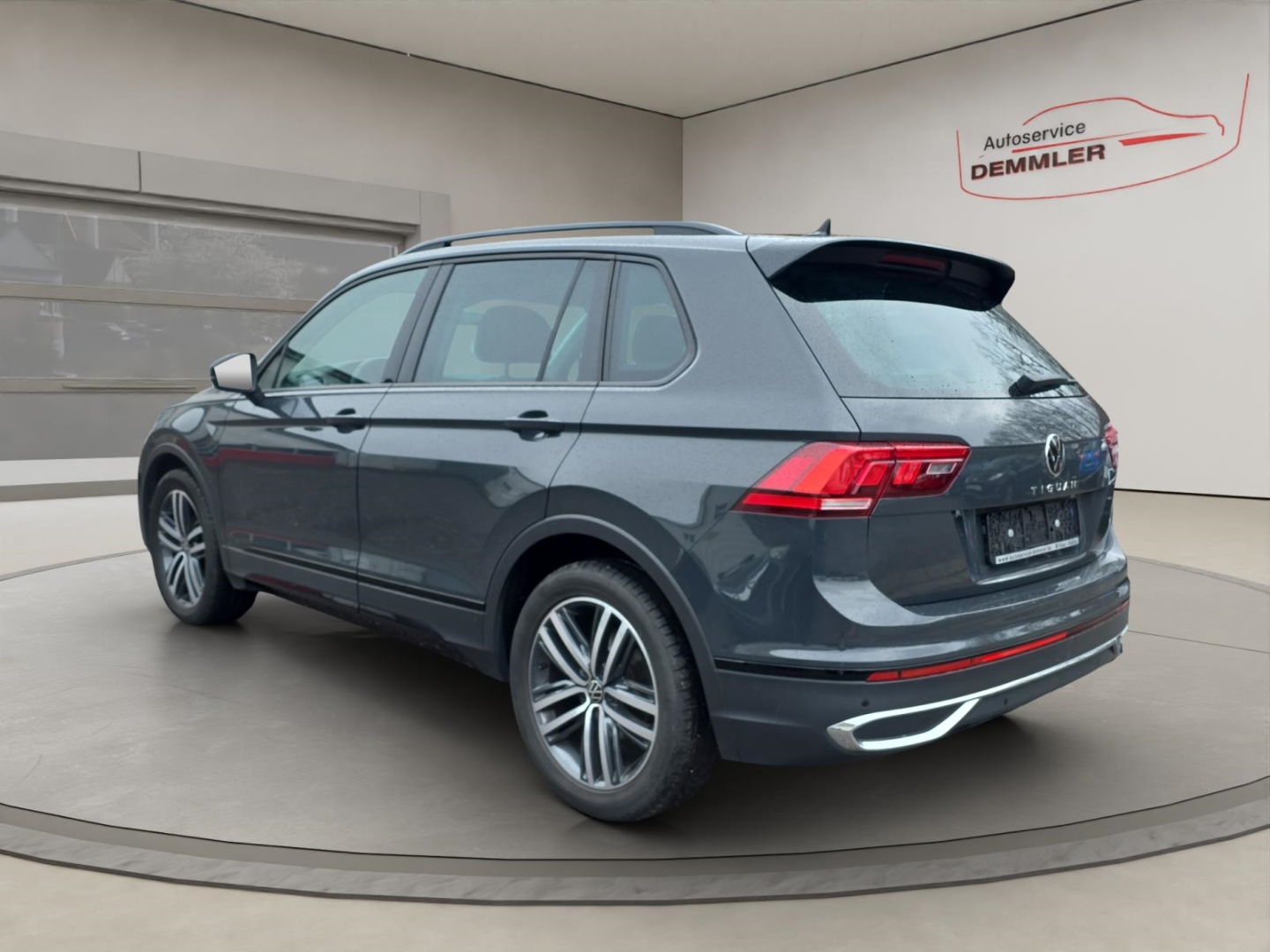 VW Tiguan Urban Sport 2.0 TDI, Standheizung, AHK schwenkbar, Navi, uranograu – Bild 7
