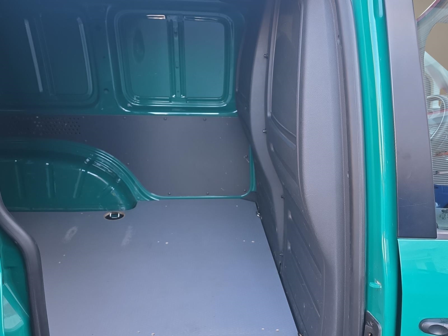 VW Caddy 1.6 TDI,Climatronic,Tempomat,AHK,Sitzheizung, gruen – Bild 10