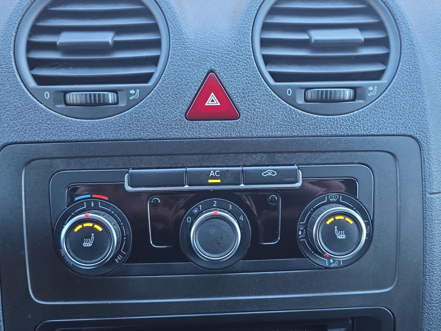 VW Caddy 1.6 TDI,Climatronic,Tempomat,AHK,Sitzheizung, gruen – Bild 16