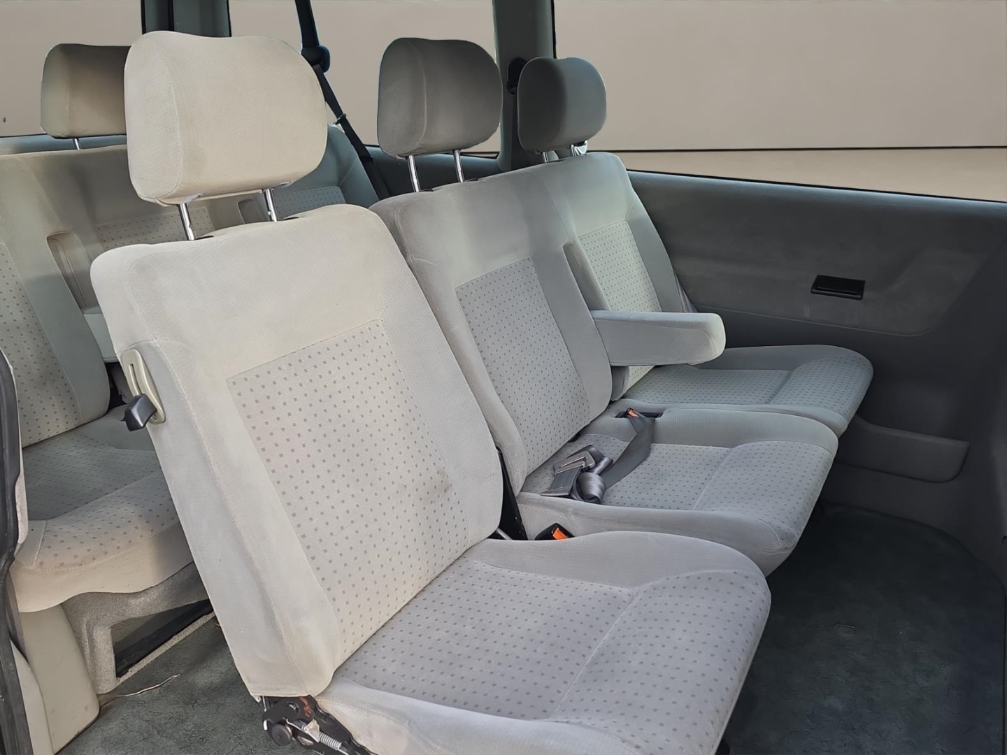 VW T4 Caravelle 2.5 TDI, Klimaautomatik, AHK,ohne Gewährleistung, silbergrau metallic – Bild 10