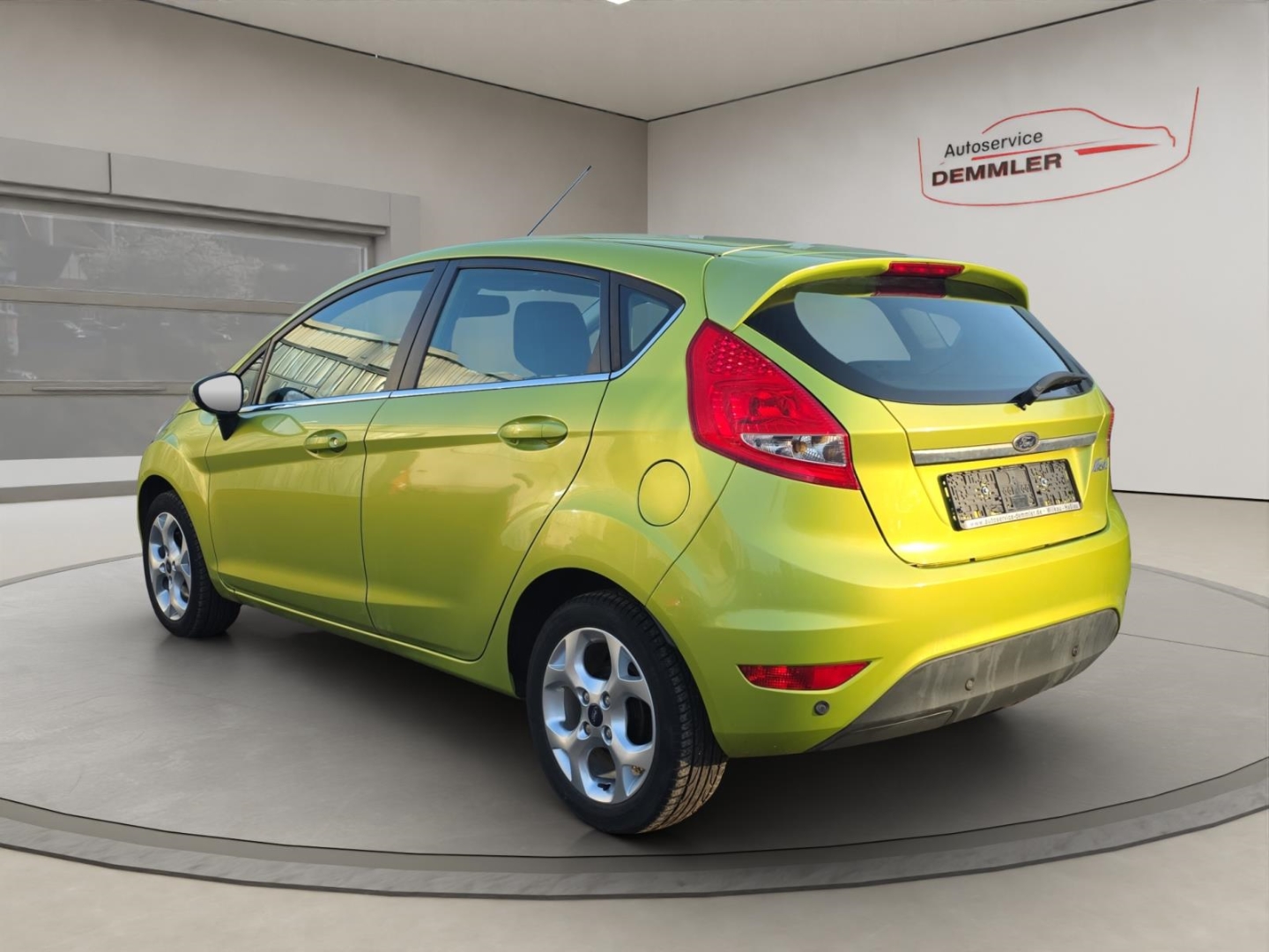 Ford Fiesta Titanium 1.4,Climatronic,beh.Frontsch.,PDC, squeeze (gruen) – Bild 7