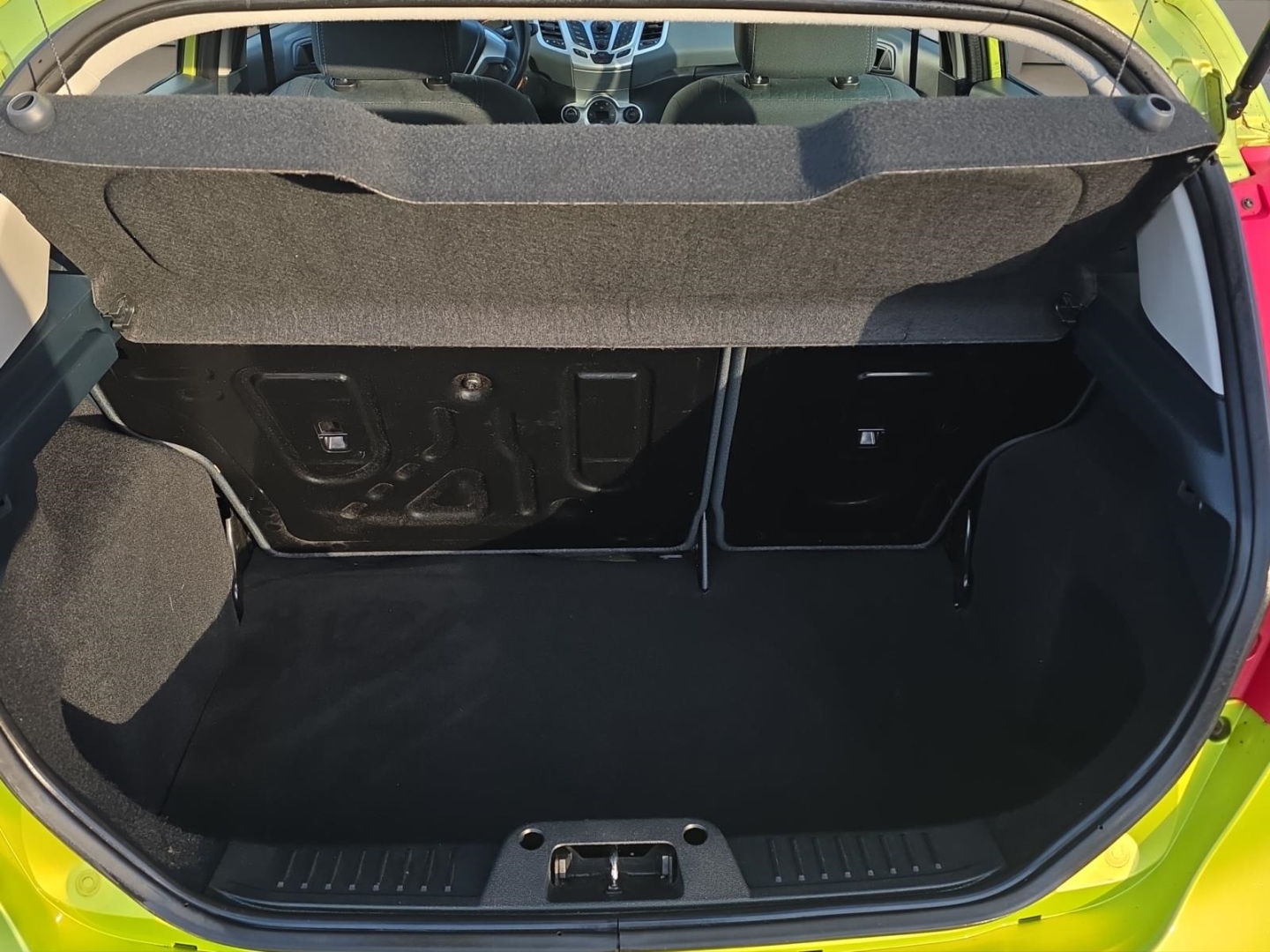 Ford Fiesta Titanium 1.4,Climatronic,beh.Frontsch.,PDC, squeeze (gruen) – Bild 12