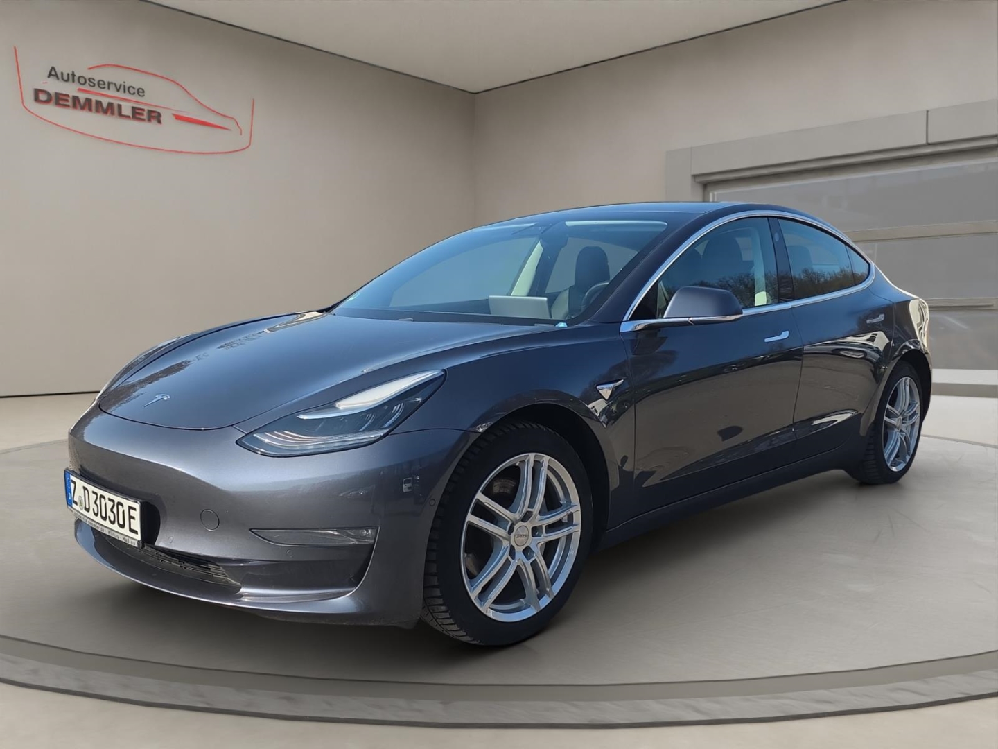 Tesla Model 3 Long Range Dual AWD, grau