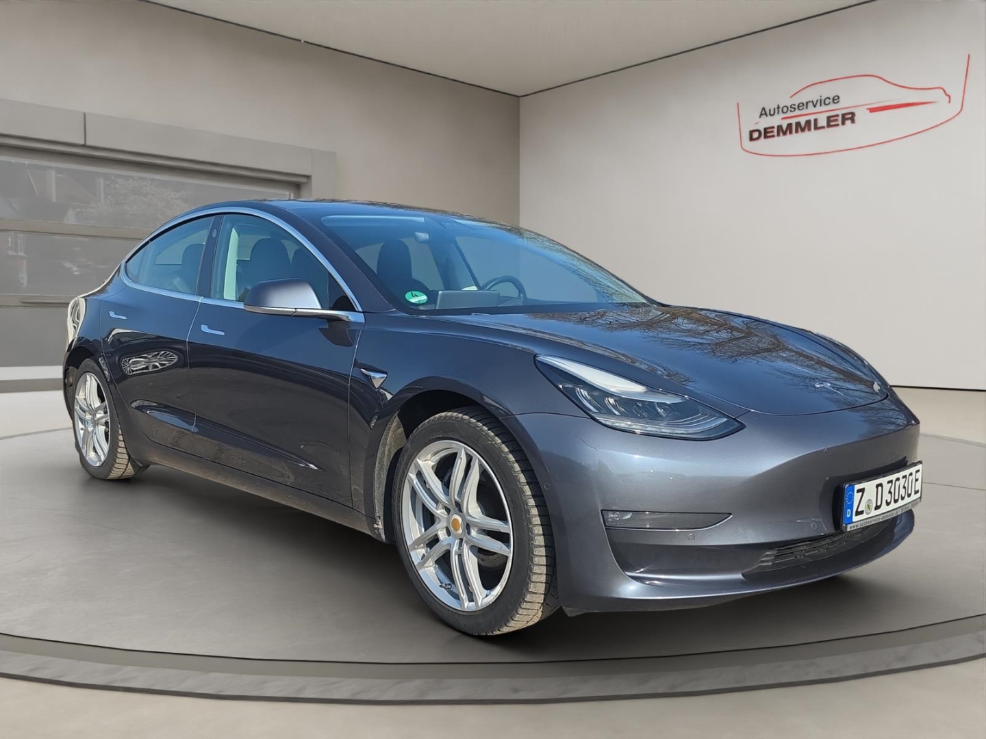 Tesla Model 3 Long Range Dual AWD, grau – Bild 3