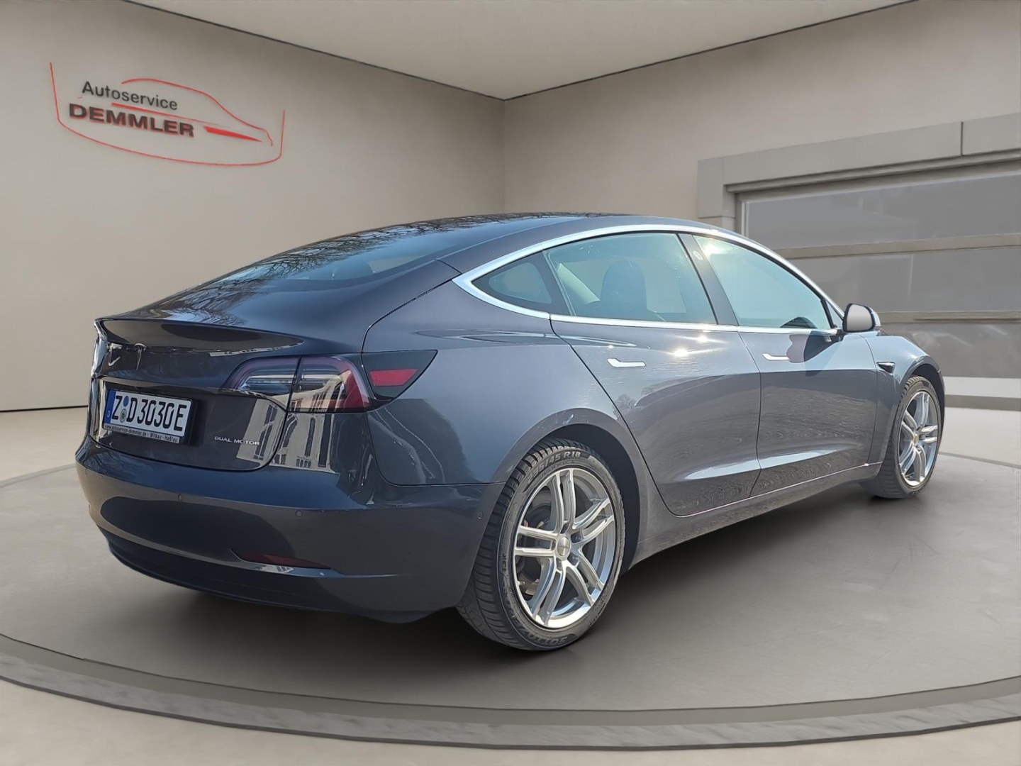 Tesla Model 3 Long Range Dual AWD, grau – Bild 5