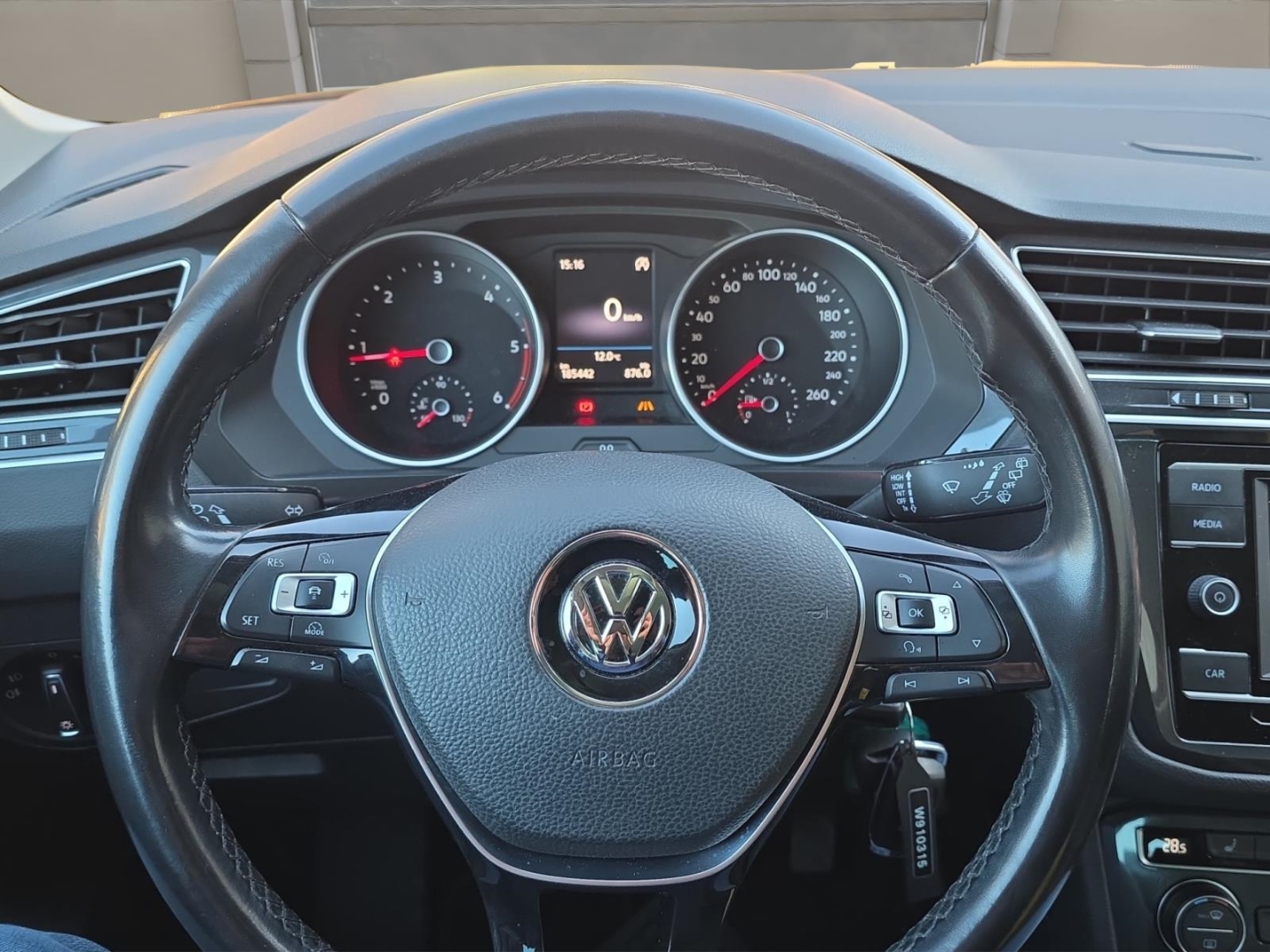 VW Tiguan 2.0 TDI,Climatronic,Standheizung, ACC,PDC, ruby red metallic (rot) – Bild 15