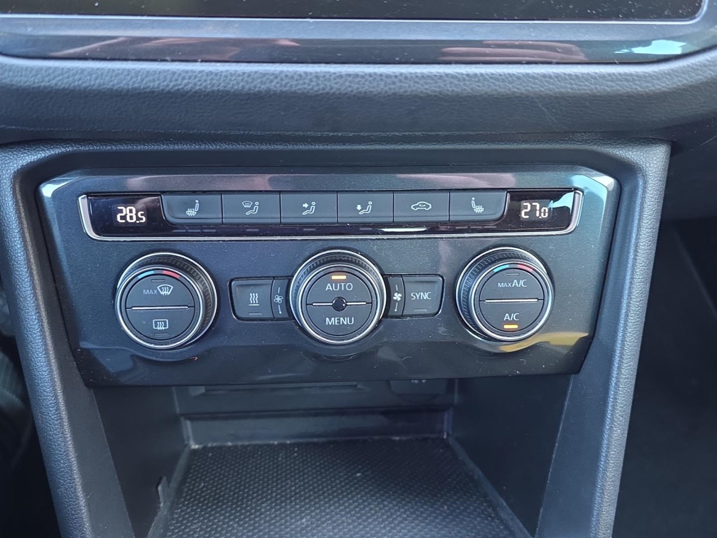 VW Tiguan 2.0 TDI,Climatronic,Standheizung, ACC,PDC, ruby red metallic (rot) – Bild 17