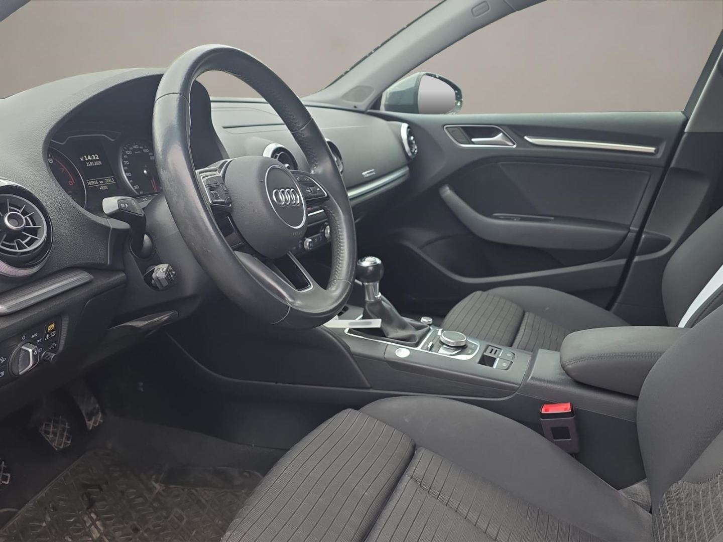 Audi A3 Sport 1.5 TFSI,Climatronic,Xenon,Navi,Rückfahrkamera, nanograu metallic – Bild 13