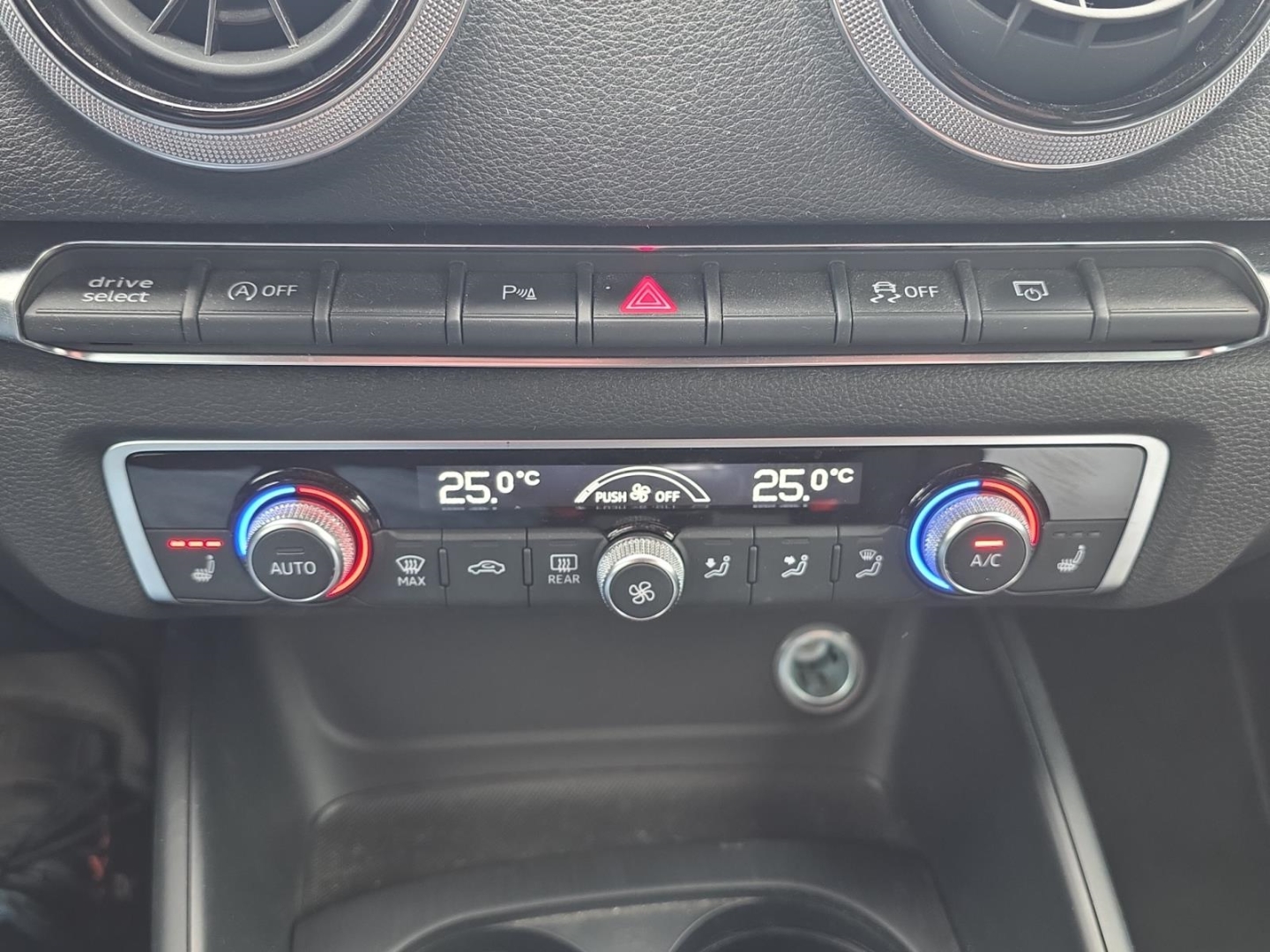 Audi A3 Sport 1.5 TFSI,Climatronic,Xenon,Navi,Rückfahrkamera, nanograu metallic – Bild 17