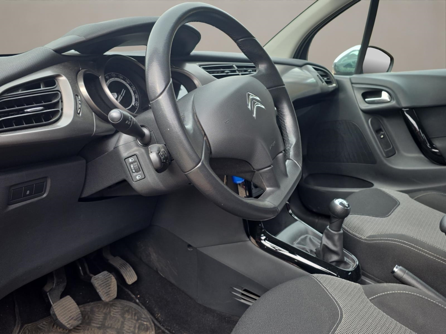 Citroen C3 Selection 1.0, Klima, PDC, Tempomat, lackierung rot rubi/metallic-lackierung mit schutzlack – Bild 13