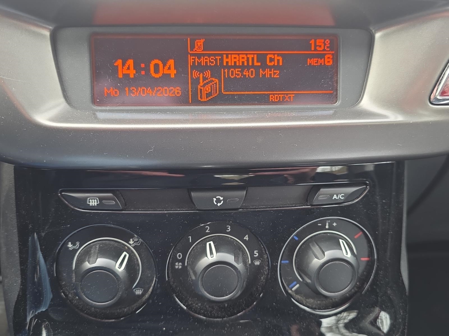 Citroen C3 Selection 1.0, Klima, PDC, Tempomat, lackierung rot rubi/metallic-lackierung mit schutzlack – Bild 16