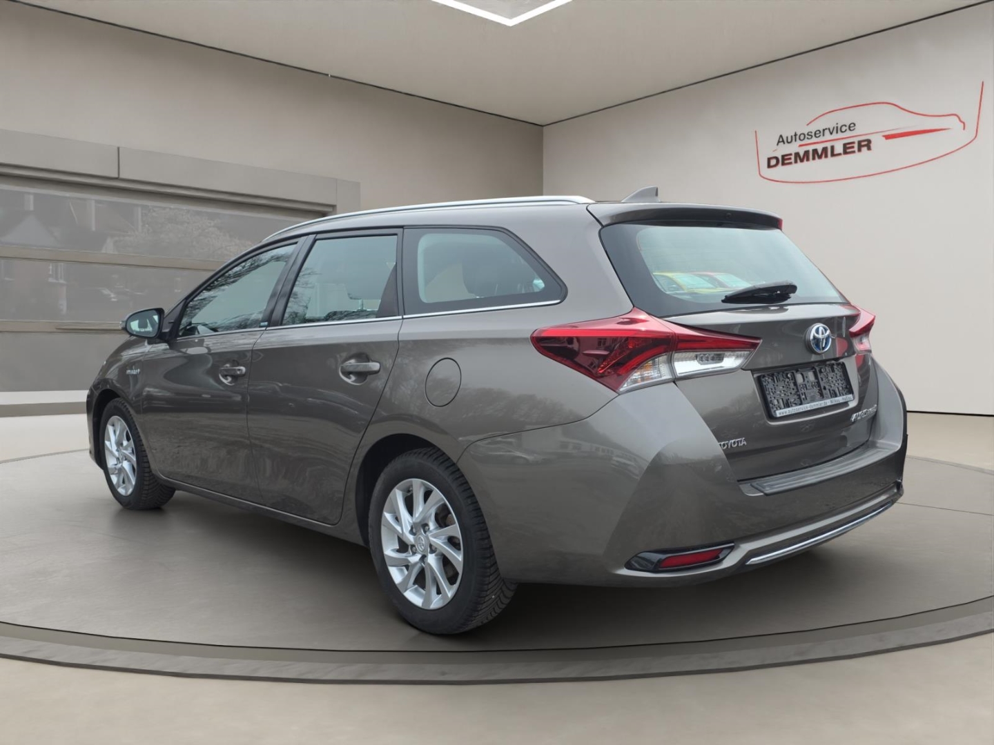 Toyota Auris Touring Sports Hybrid 1.8,Climatronic,R.kamera,Sitzh.,Tempomat, gray metallic (grau) – Bild 7