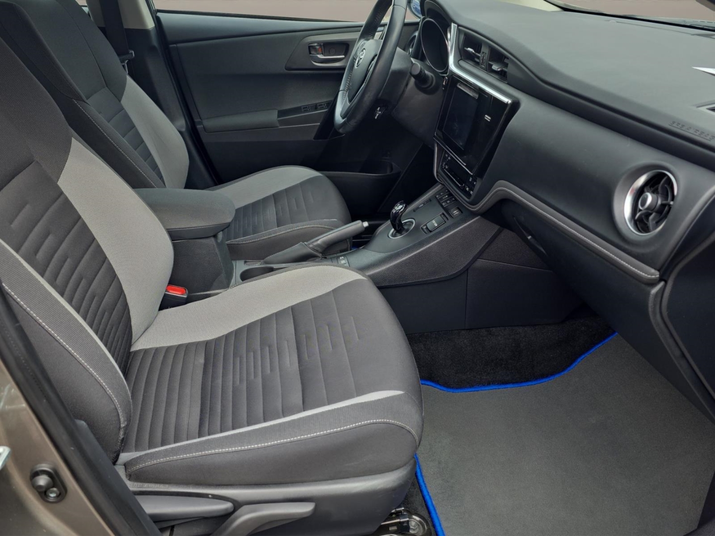 Toyota Auris Touring Sports Hybrid 1.8,Climatronic,R.kamera,Sitzh.,Tempomat, gray metallic (grau) – Bild 9