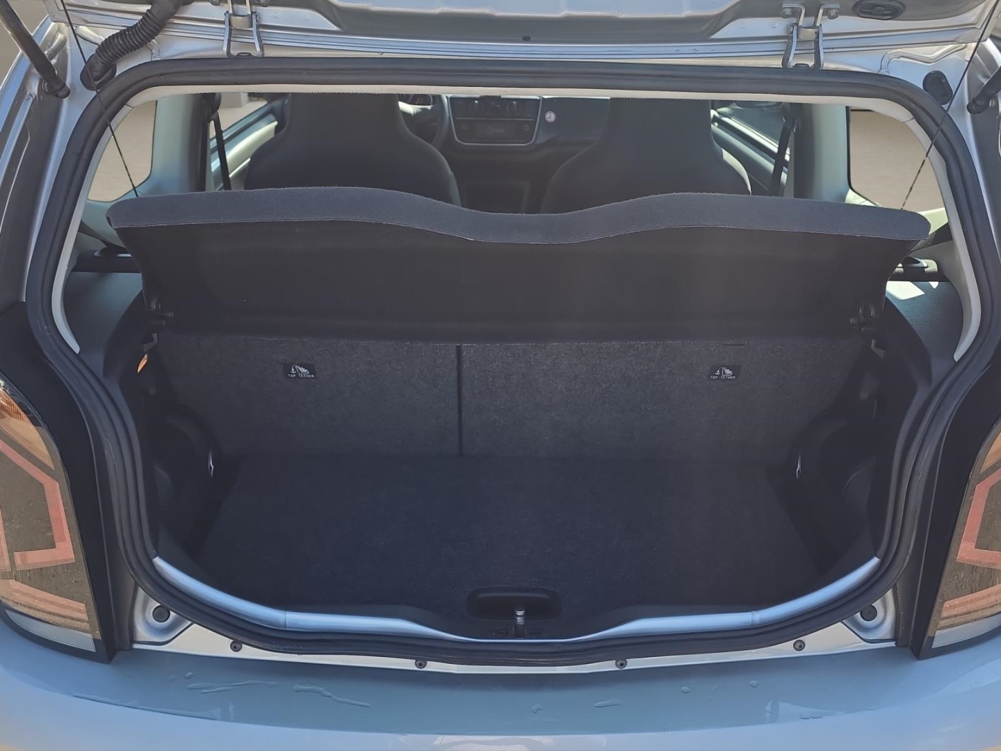 VW up! 1.0,Rückf.-Kamera,Klimaanlage,Tempomat,PDC, tungsten silver metallic (silber) – Bild 12