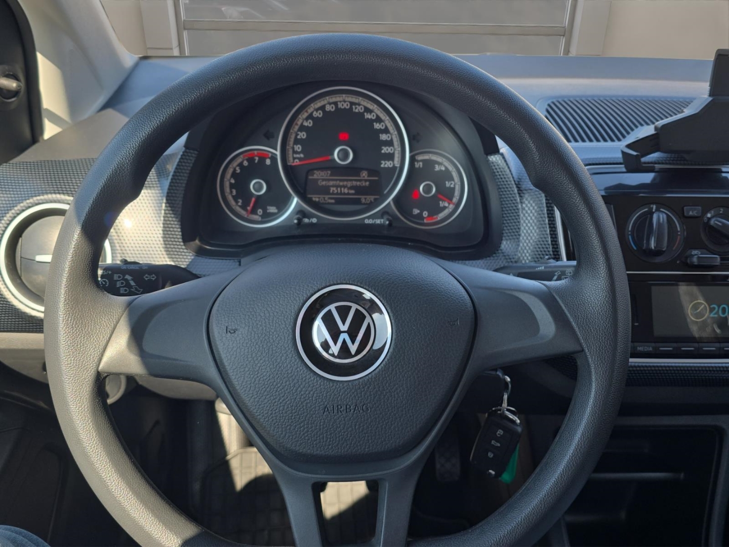 VW up! 1.0,Rückf.-Kamera,Klimaanlage,Tempomat,PDC, tungsten silver metallic (silber) – Bild 13