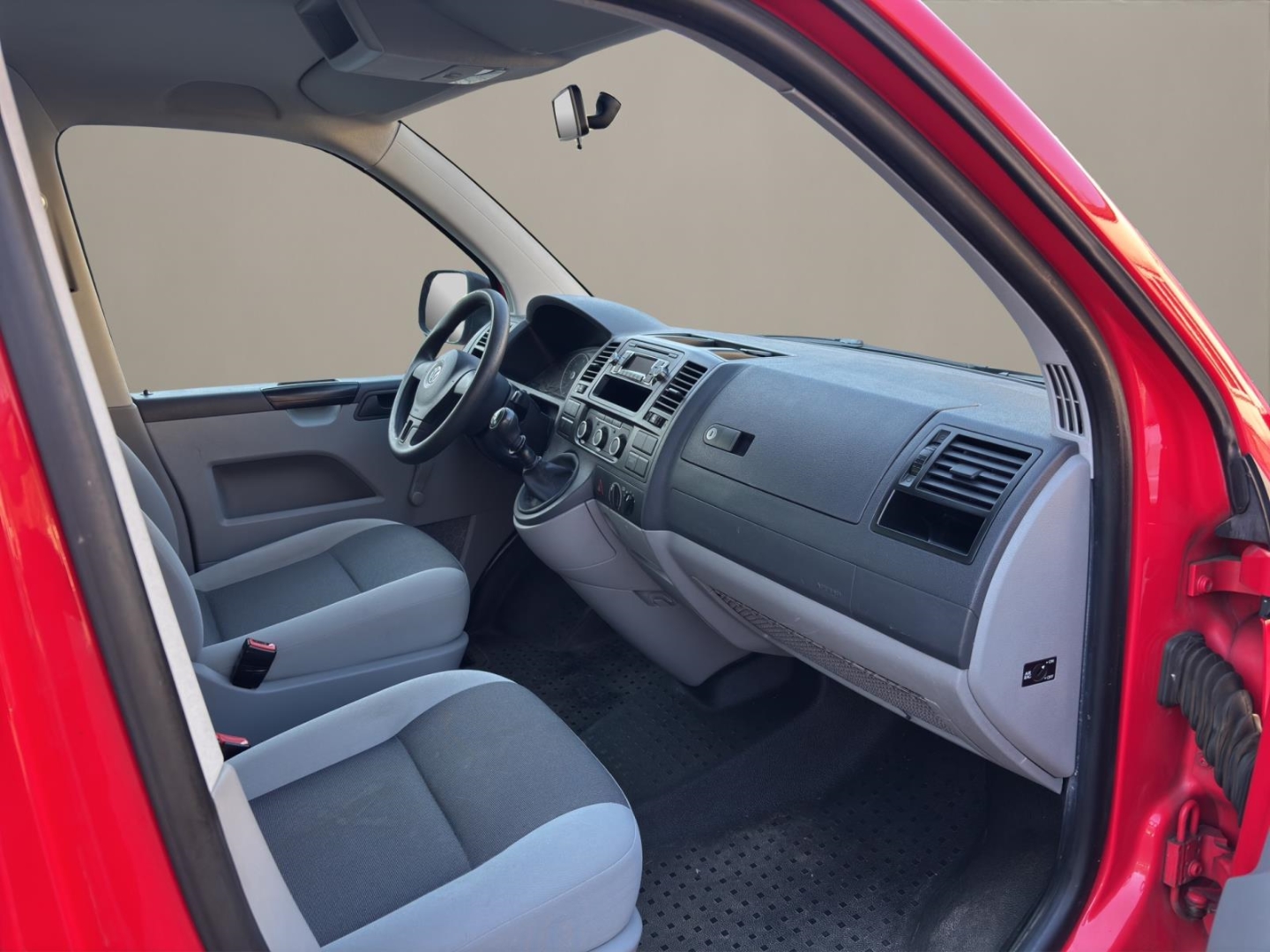 VW Transporter T5 lang ,Klima, Tempomat,Berganfahrass.,Kollisionswarner, rot – Bild 9