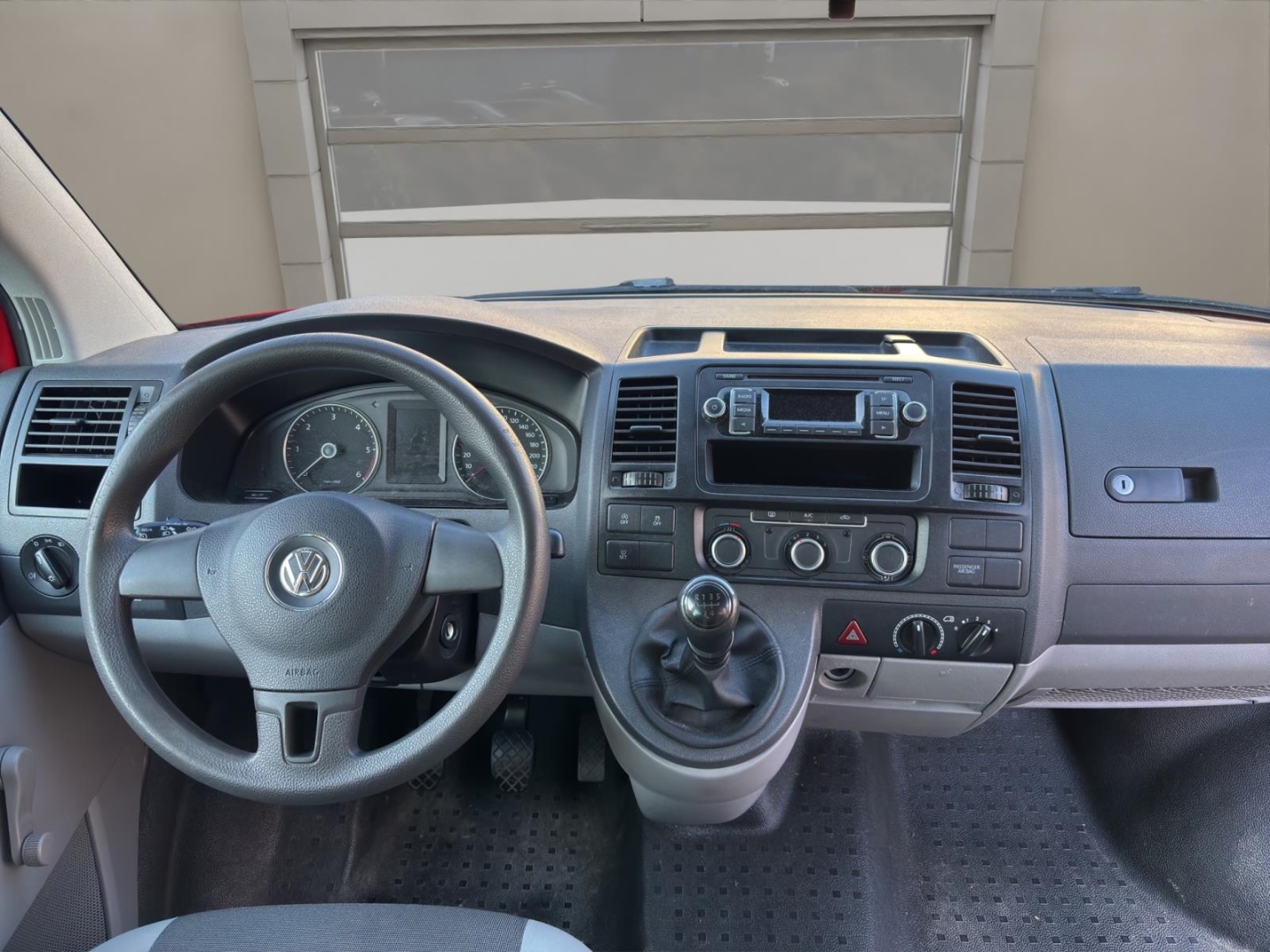 VW Transporter T5 lang ,Klima, Tempomat,Berganfahrass.,Kollisionswarner, rot – Bild 11