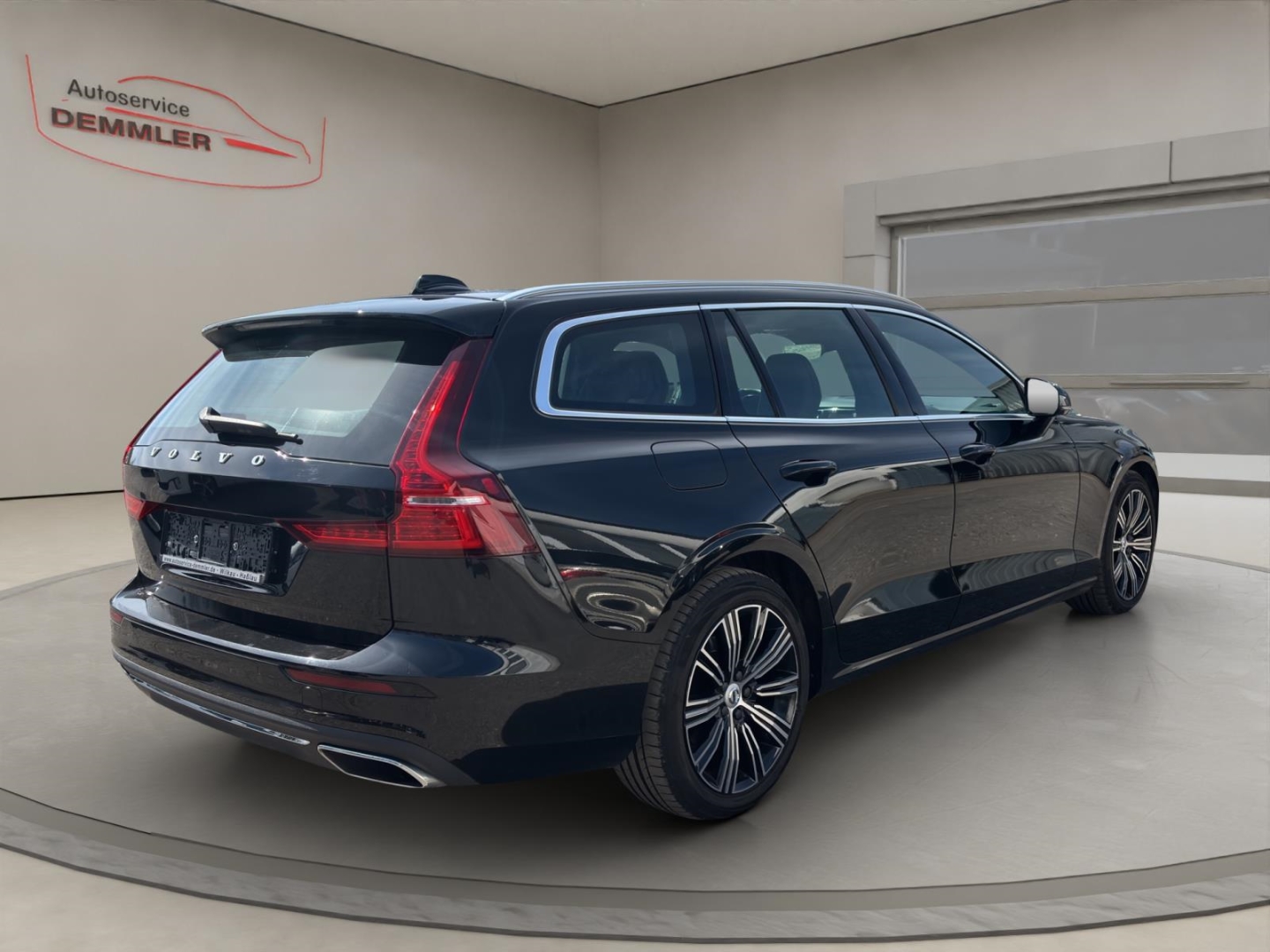 Volvo V60 Inscription 2.0 D,LED,Climatronic,AHK,Navi,Pano-Dach,R.Kamera, black solid stone / solid (schwarz) – Bild 5