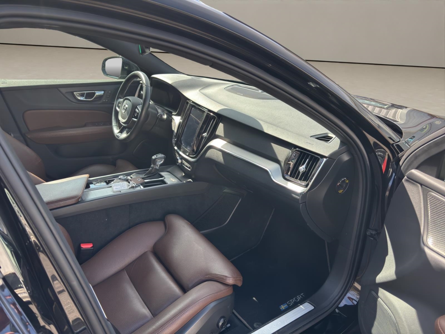 Volvo V60 Inscription 2.0 D,LED,Climatronic,AHK,Navi,Pano-Dach,R.Kamera, black solid stone / solid (schwarz) – Bild 9