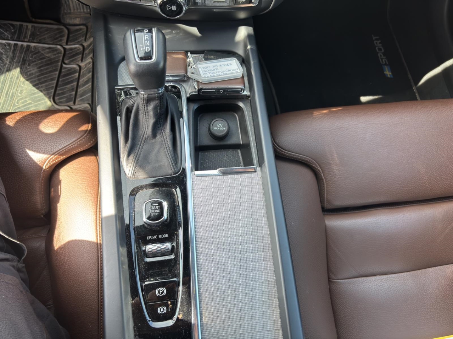 Volvo V60 Inscription 2.0 D,LED,Climatronic,AHK,Navi,Pano-Dach,R.Kamera, black solid stone / solid (schwarz) – Bild 17