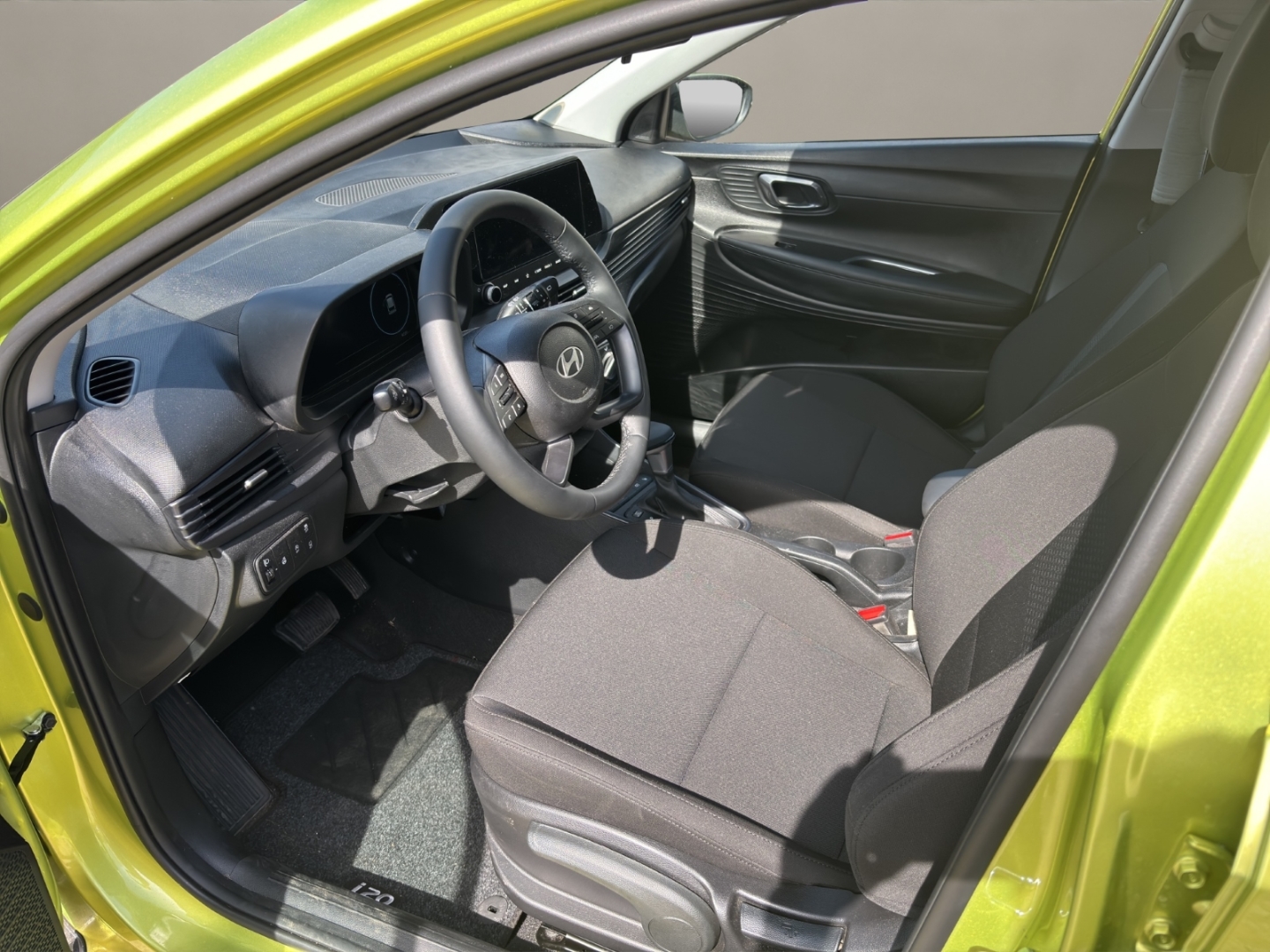 Hyundai i20 1.0,Automatik,Navi,Klima,Tempomat,Sitzheizung,PDC, lucid lime / met (gelb) – Bild 12