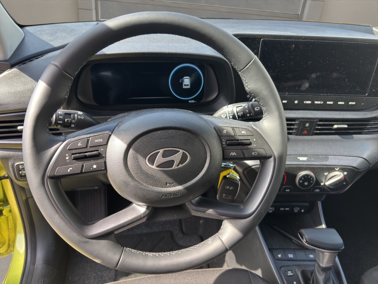 Hyundai i20 1.0,Automatik,Navi,Klima,Tempomat,Sitzheizung,PDC, lucid lime / met (gelb) – Bild 14