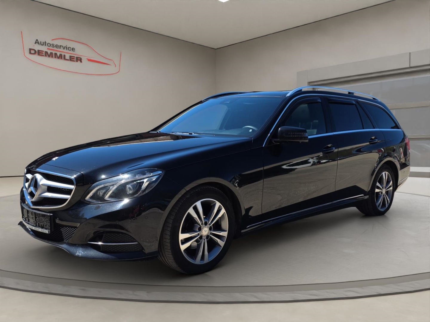 Mercedes-Benz E 200 CDIAvantgarde,LED,Pano-Dach,Climatronic,AHK,Tempomat,Navi,Sitzheizung, obsidianschwarz - metalliclack