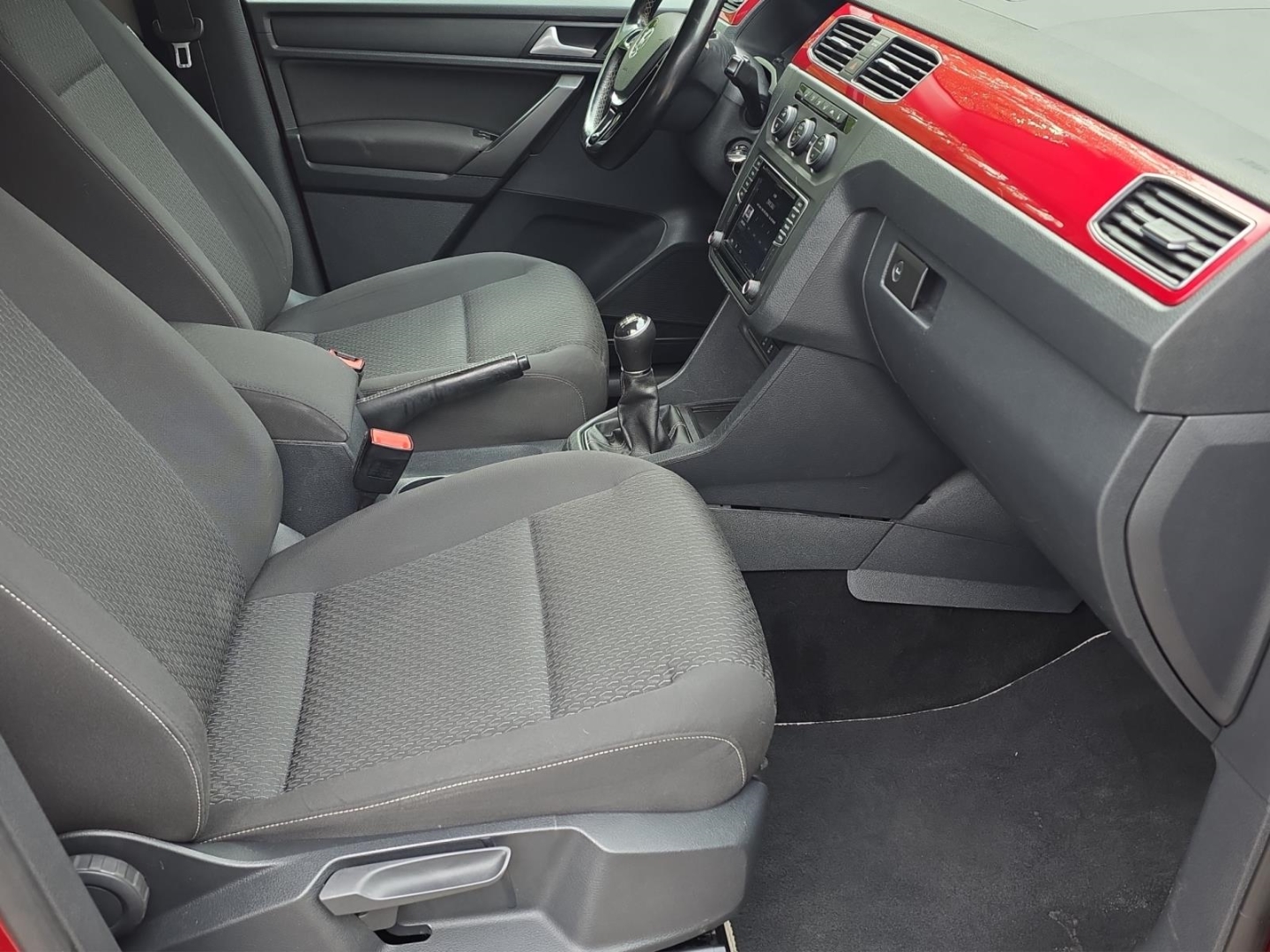 VW Caddy Generation Four 2.0 TDI 4x4,AHK,Xenon,Navi,Standheizung, fortanarot metallic – Bild 9
