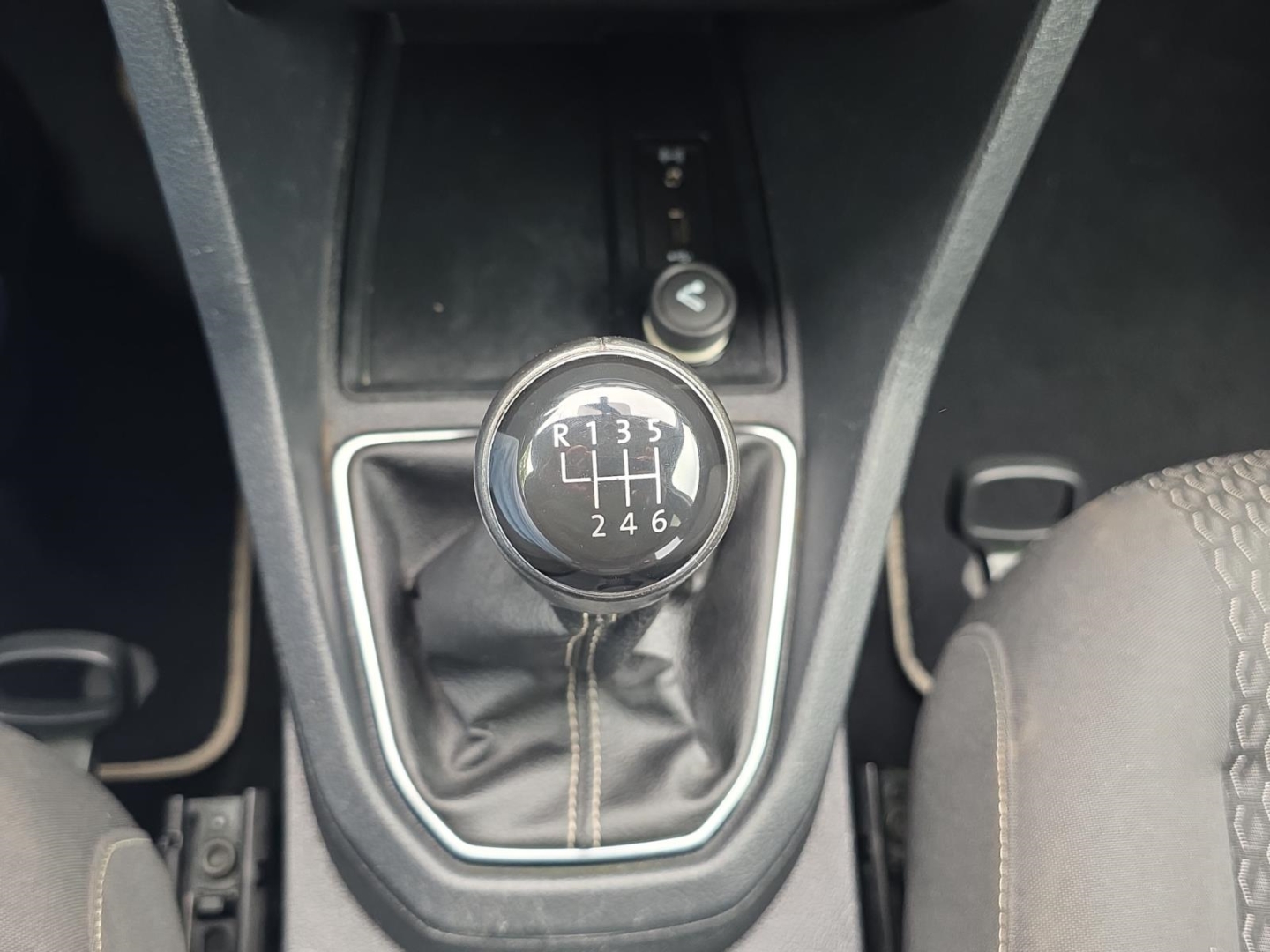 VW Caddy Generation Four 2.0 TDI 4x4,AHK,Xenon,Navi,Standheizung, fortanarot metallic – Bild 17