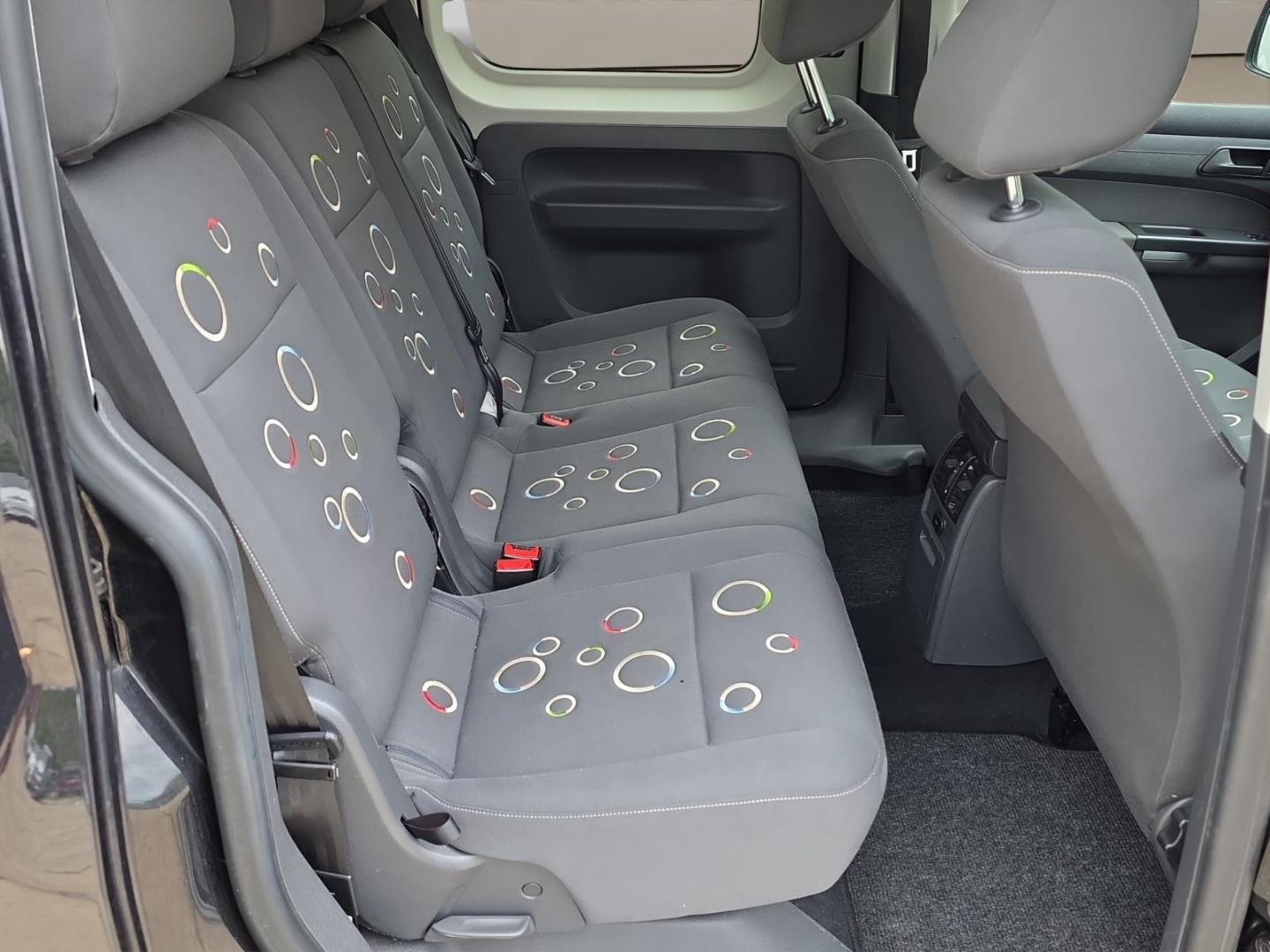 VW Caddy Roncalli 1.6 TDI DSG,Navi,Climatronic,Sitzh., deep black perleffekt (schwarz) – Bild 10