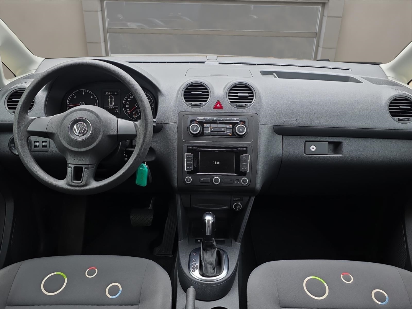 VW Caddy Roncalli 1.6 TDI DSG,Navi,Climatronic,Sitzh., deep black perleffekt (schwarz) – Bild 11