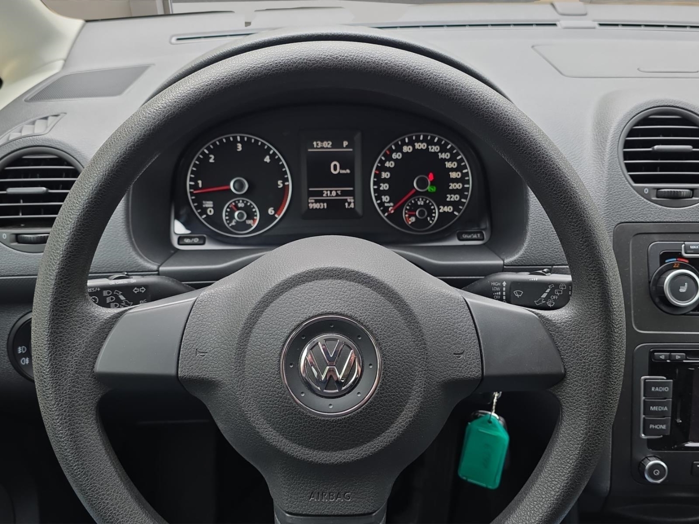 VW Caddy Roncalli 1.6 TDI DSG,Navi,Climatronic,Sitzh., deep black perleffekt (schwarz) – Bild 15