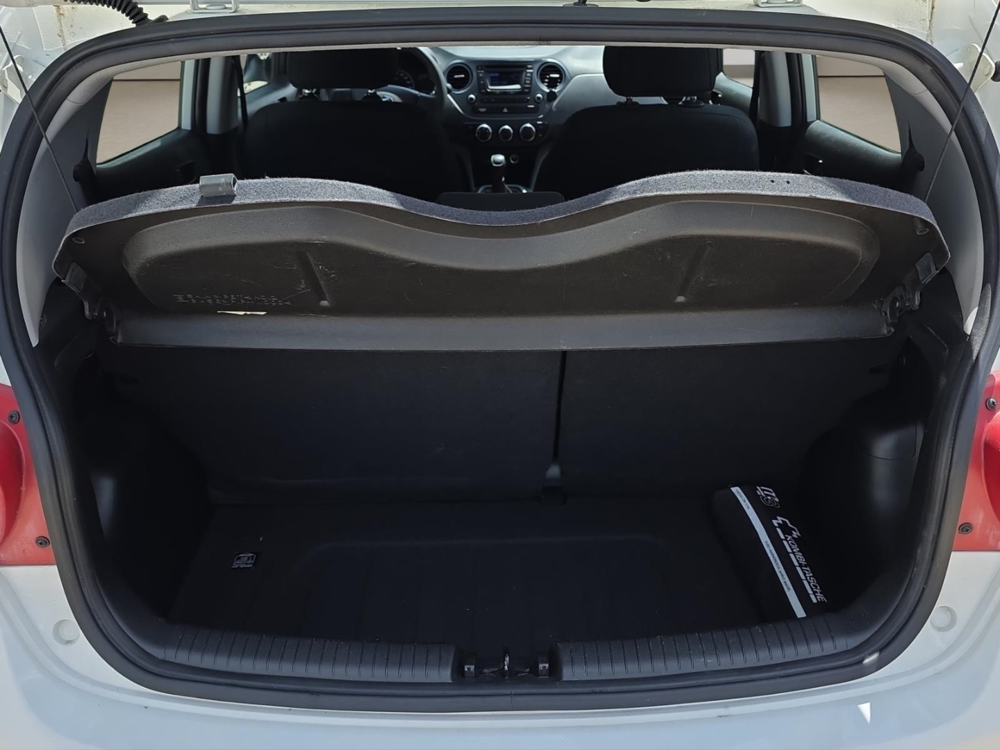 Hyundai i10 1.0, Klima ,Radio ,USB, weiss – Bild 12