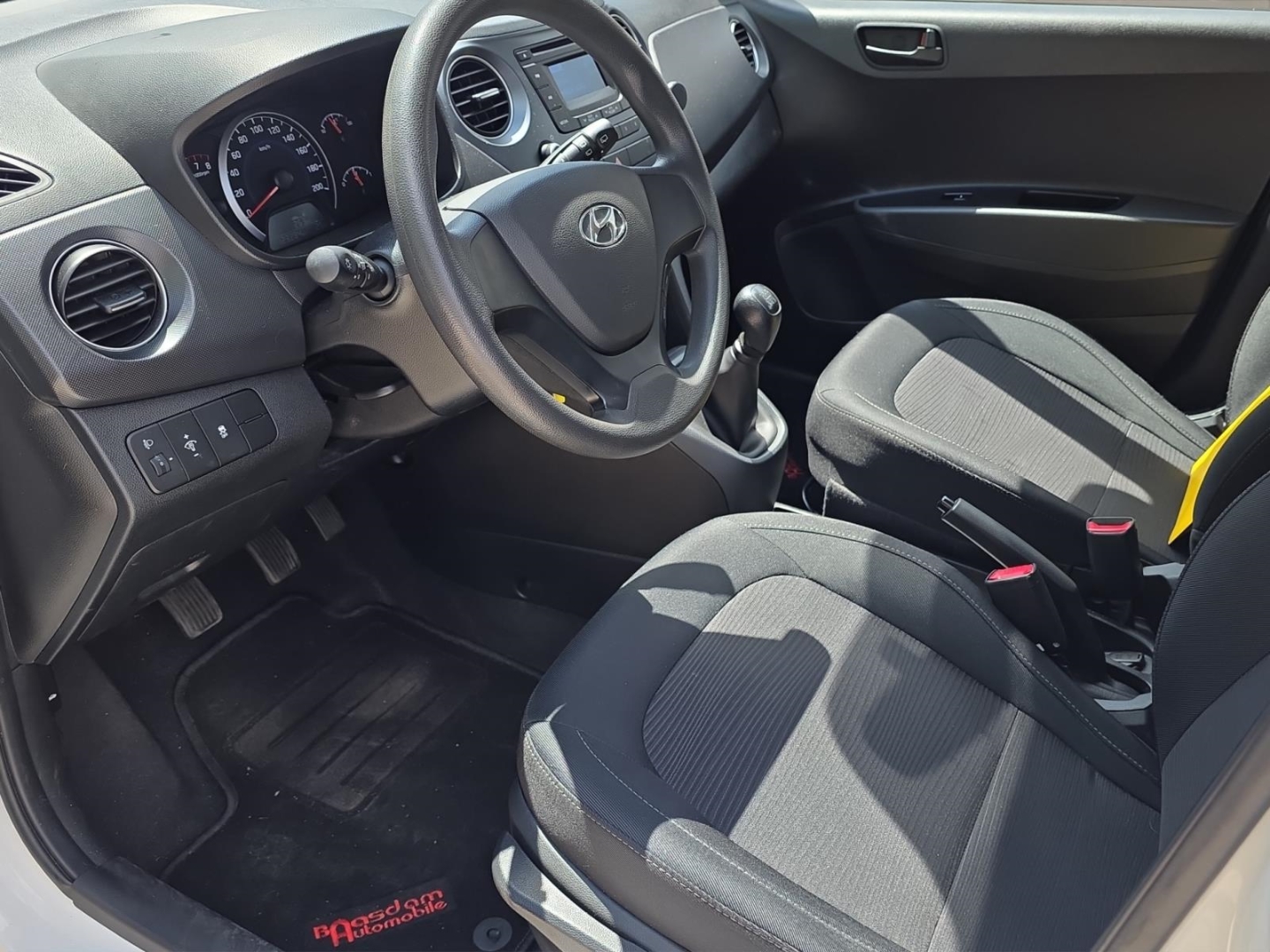 Hyundai i10 1.0, Klima ,Radio ,USB, weiss – Bild 13