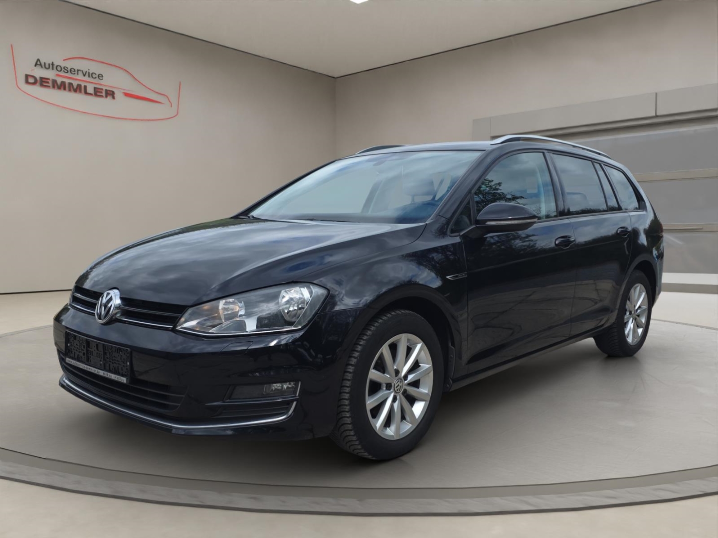 VW Golf VII Variant Lounge 1.6 TDI, Navi, Climatronic, Winter-P., Bluetooth, deep black perleffekt (schwarz)