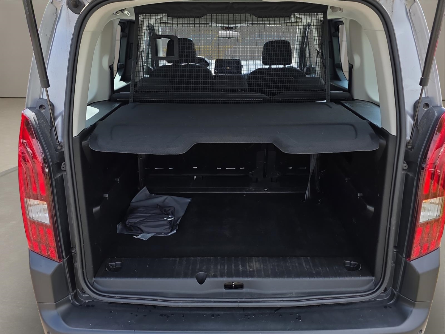 Peugeot Rifter Allure , AHK,Climatronic,Navi,R.Kamera,Tempomat,DAB, lack grau artense/typ aussenverkleidung metallic-lackierung – Bild 12