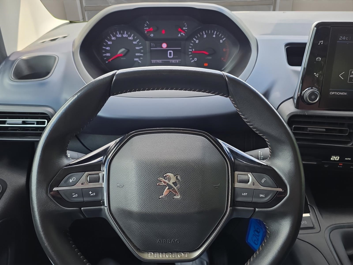 Peugeot Rifter Allure , AHK,Climatronic,Navi,R.Kamera,Tempomat,DAB, lack grau artense/typ aussenverkleidung metallic-lackierung – Bild 15